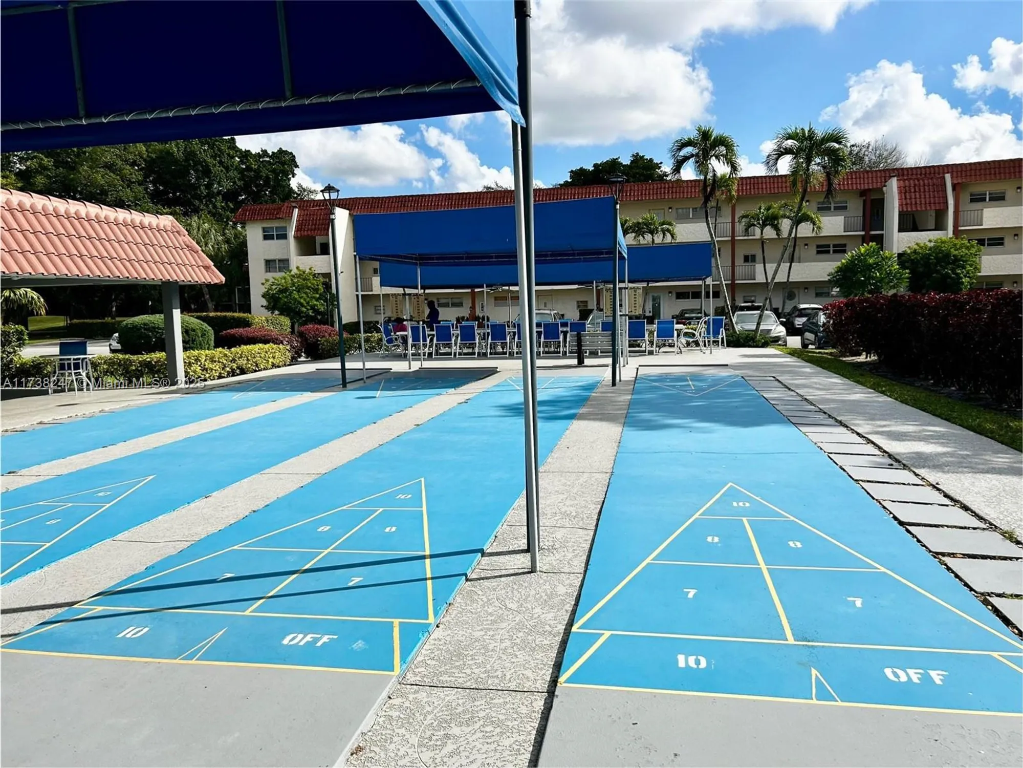 Property Slideshow image 33 of 54 | 411 s hollybrook dr 105, Pembroke Pines, FL, 33025