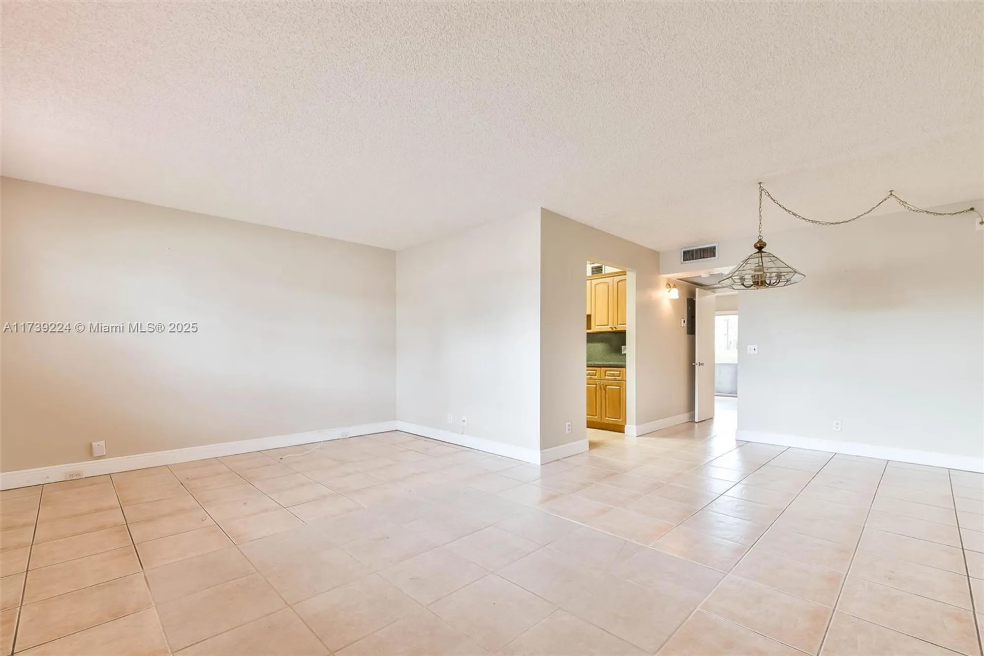 Property Slideshow image 14 of 22 | 13355 sw 9th ct 104h, Pembroke Pines, FL, 33027
