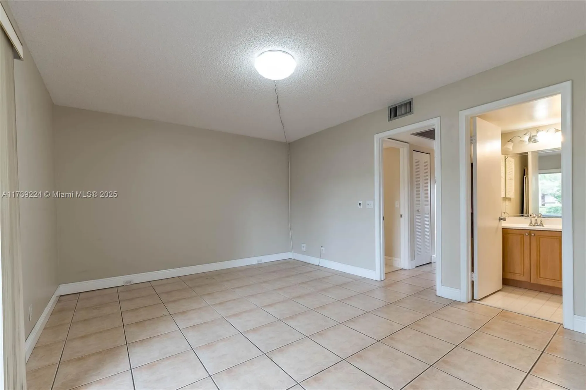 Property Slideshow image 6 of 22 | 13355 sw 9th ct 104h, Pembroke Pines, FL, 33027