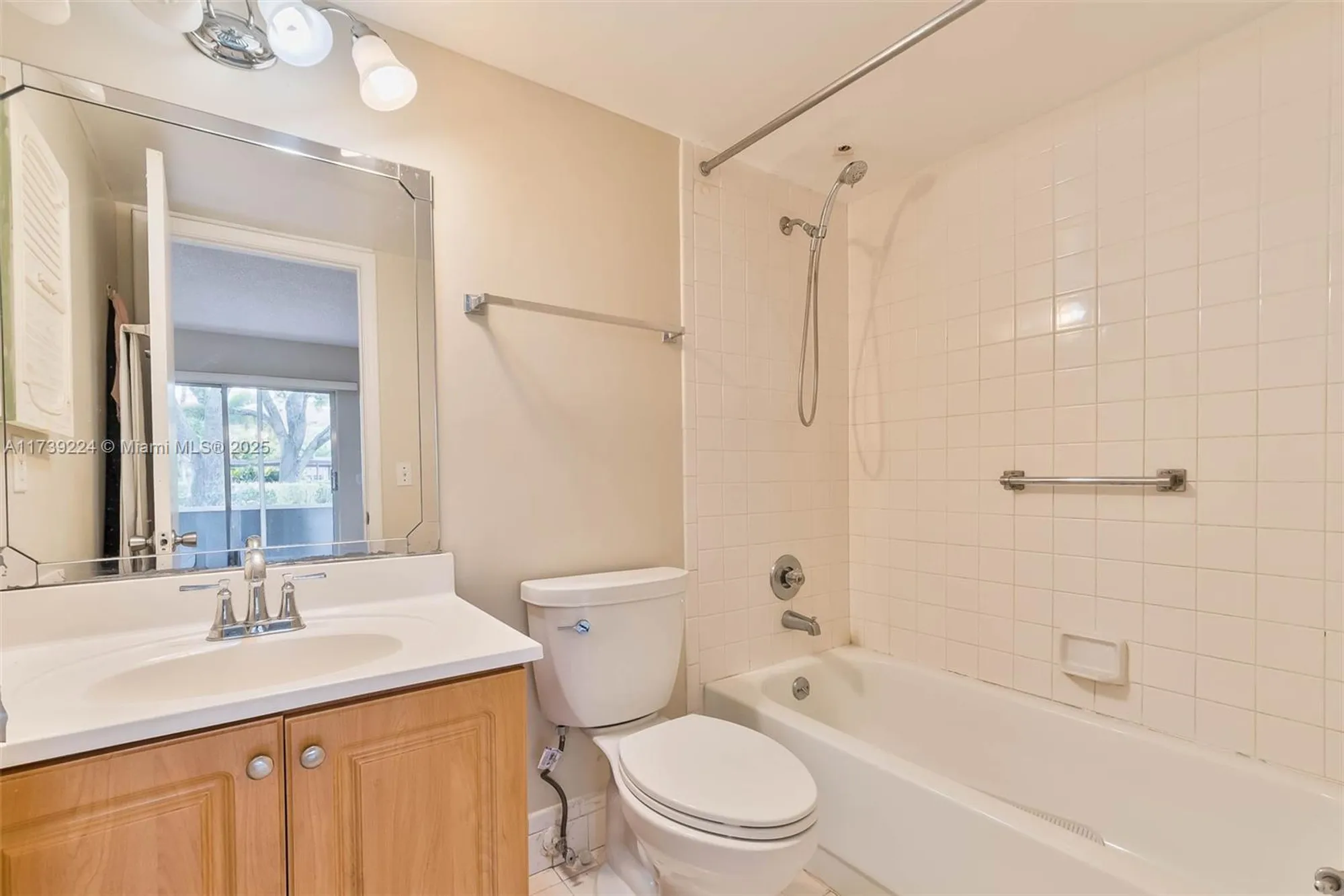 Property Slideshow image 8 of 22 | 13355 sw 9th ct 104h, Pembroke Pines, FL, 33027