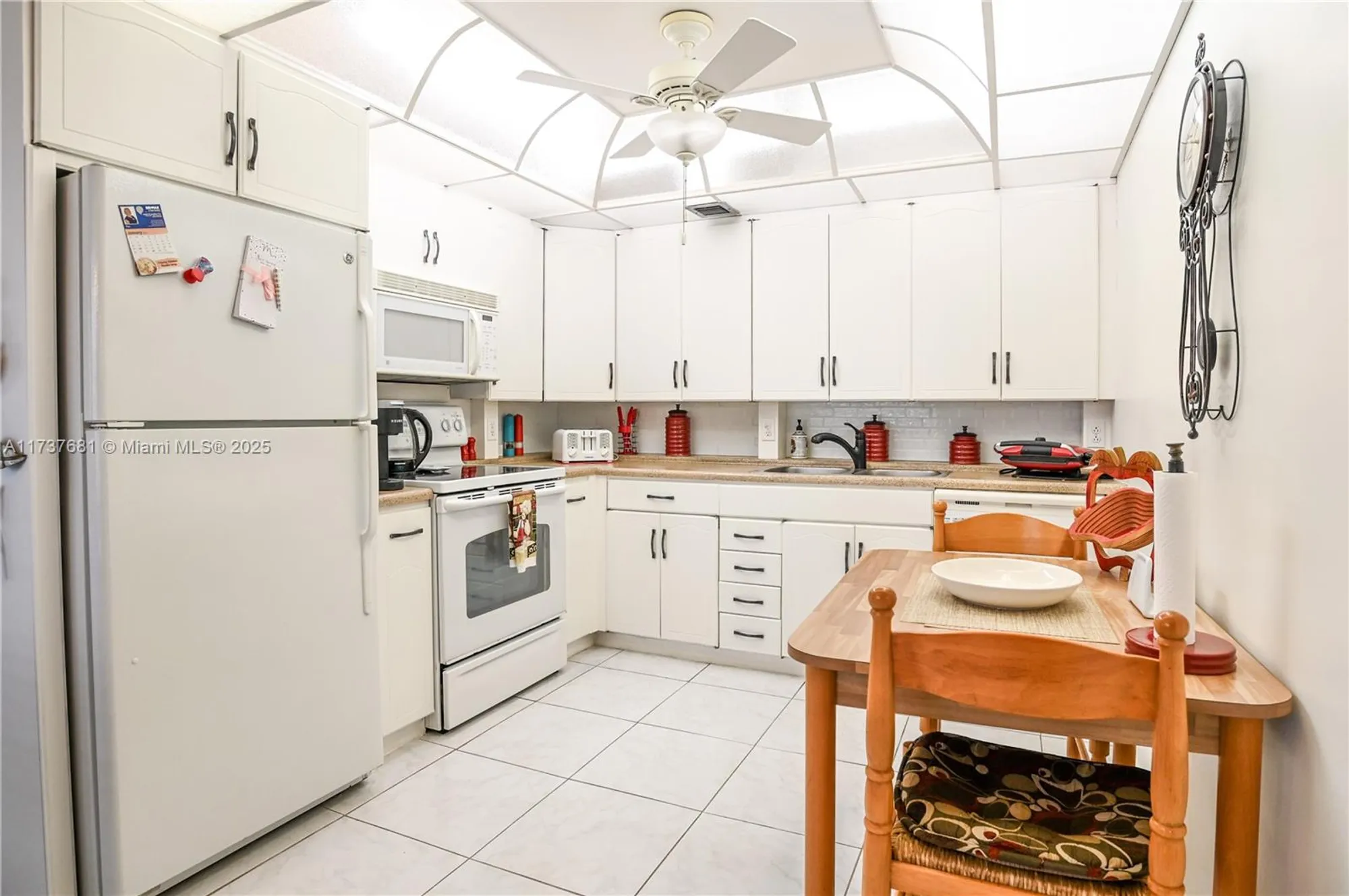 Property Slideshow image 13 of 63 | 4110 oakridge v # 4110, Deerfield Beach, FL, 33442