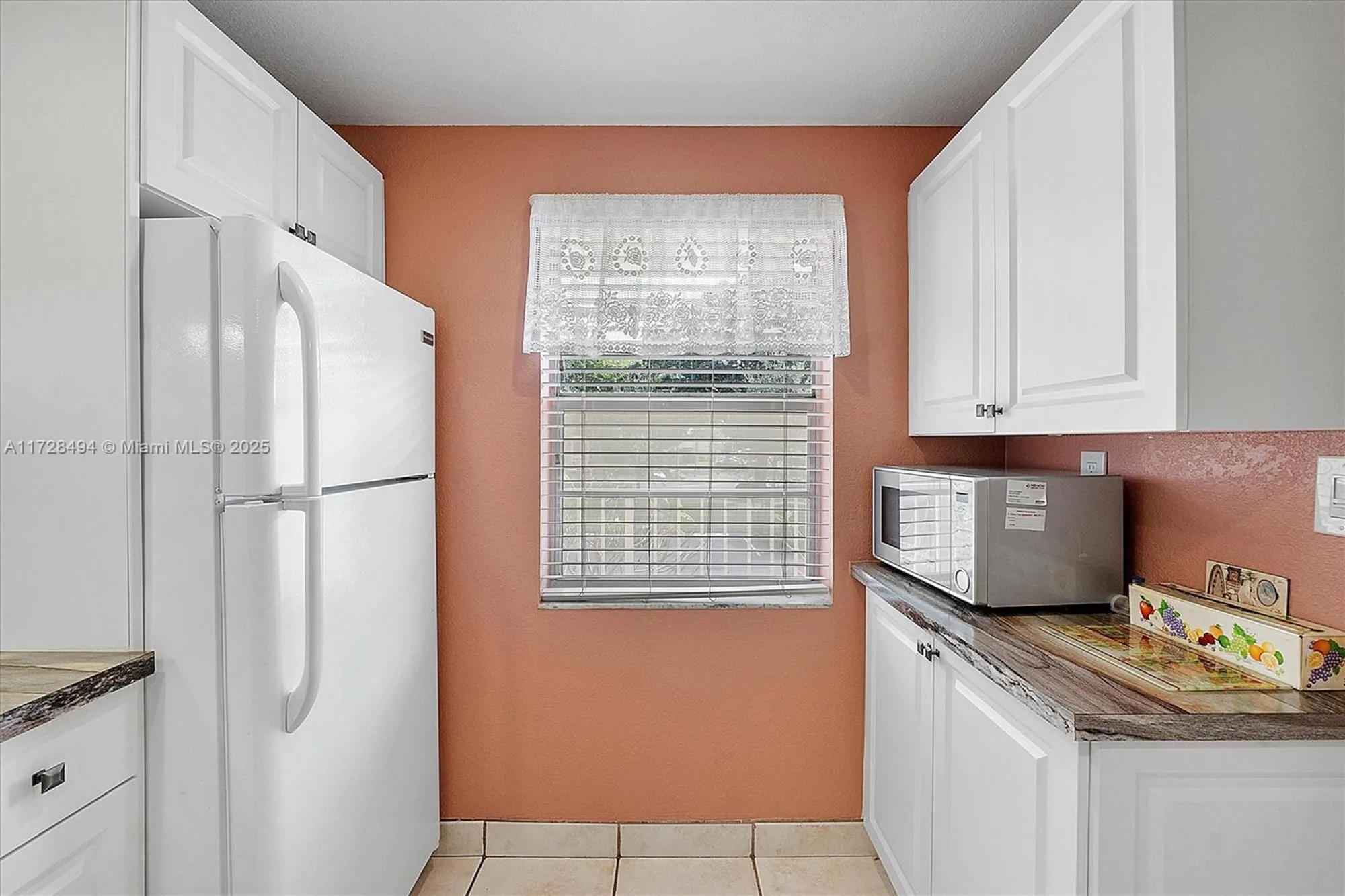 Property Slideshow image 5 of 22 | 1035 country club dr apt 206, Margate, FL, 33063