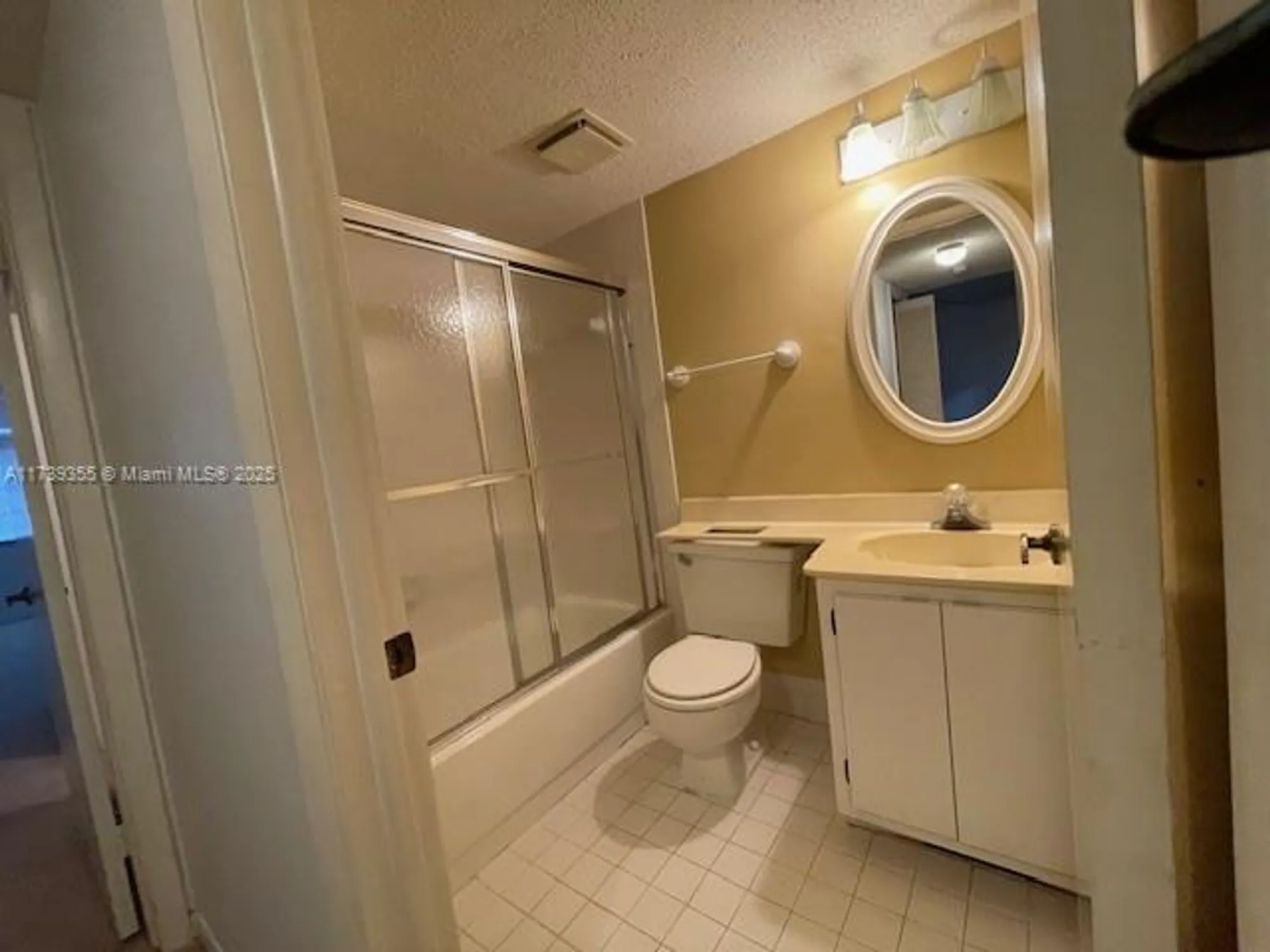 Property Slideshow image 13 of 17 | 6080 n sabal palm blvd 103, Tamarac, FL, 33319