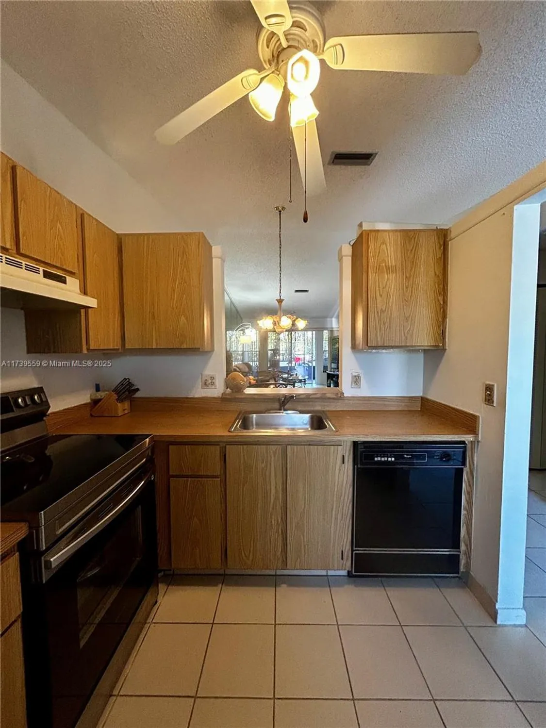 Property Slideshow image 9 of 25 | 18567 egret way # 18567, Boca Raton, FL, 33496