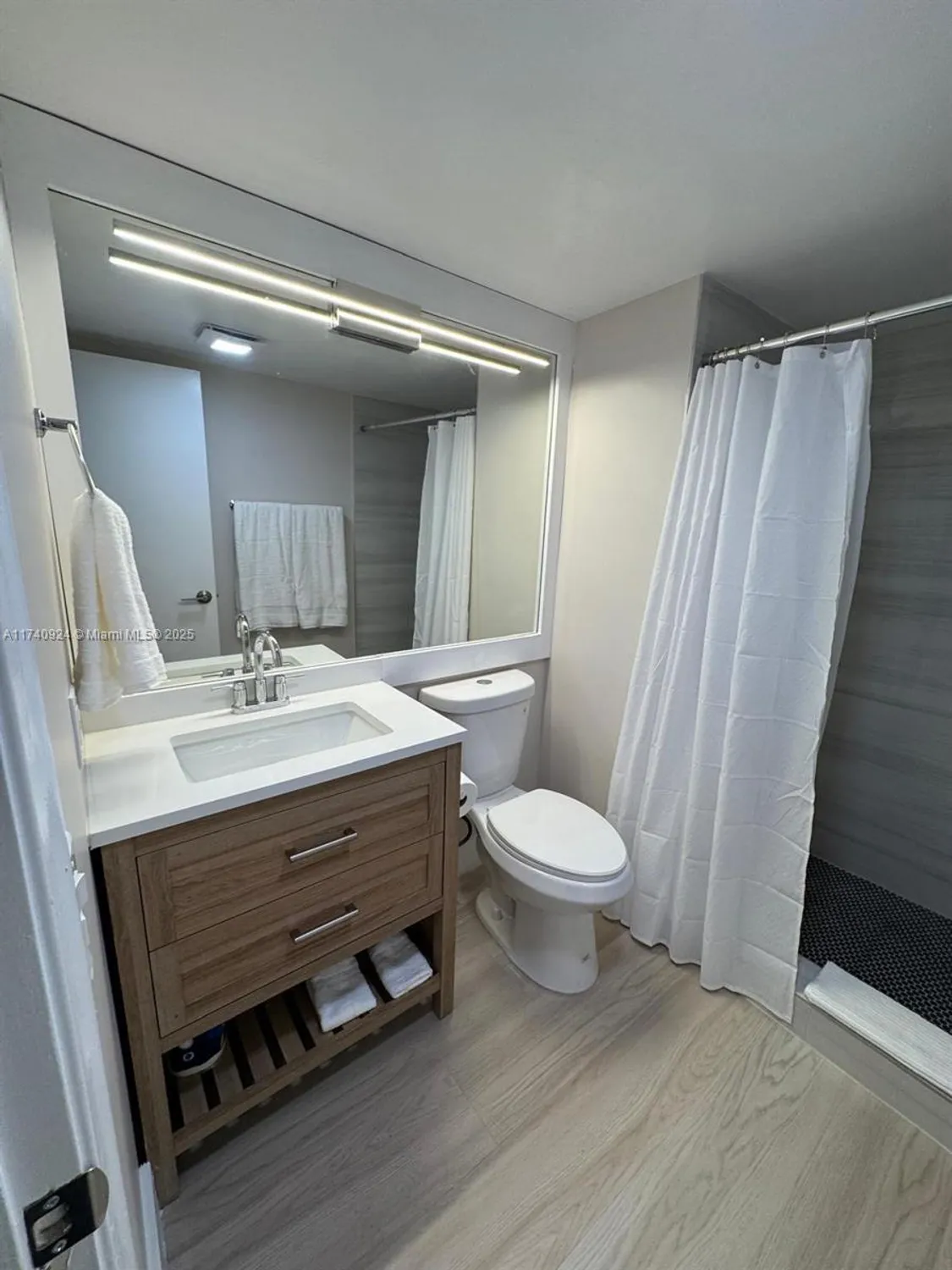 Property Slideshow image 15 of 24 | 9200 n hollybrook lake dr 208, Pembroke Pines, FL, 33025