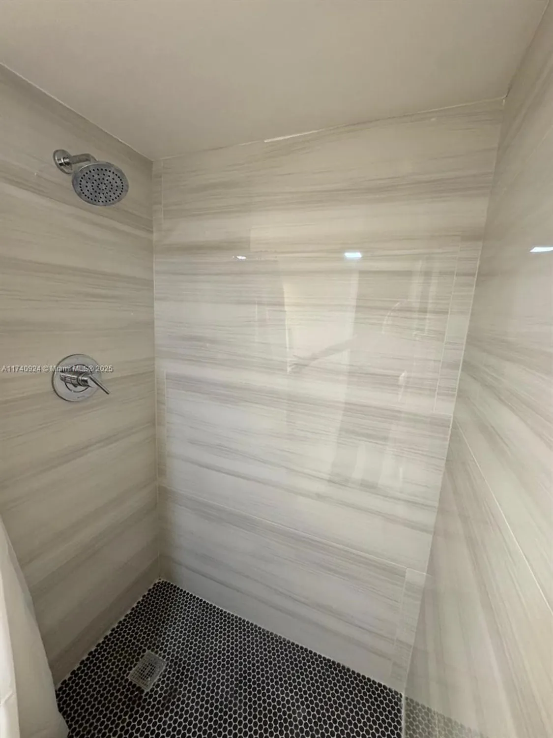 Property Slideshow image 19 of 24 | 9200 n hollybrook lake dr 208, Pembroke Pines, FL, 33025