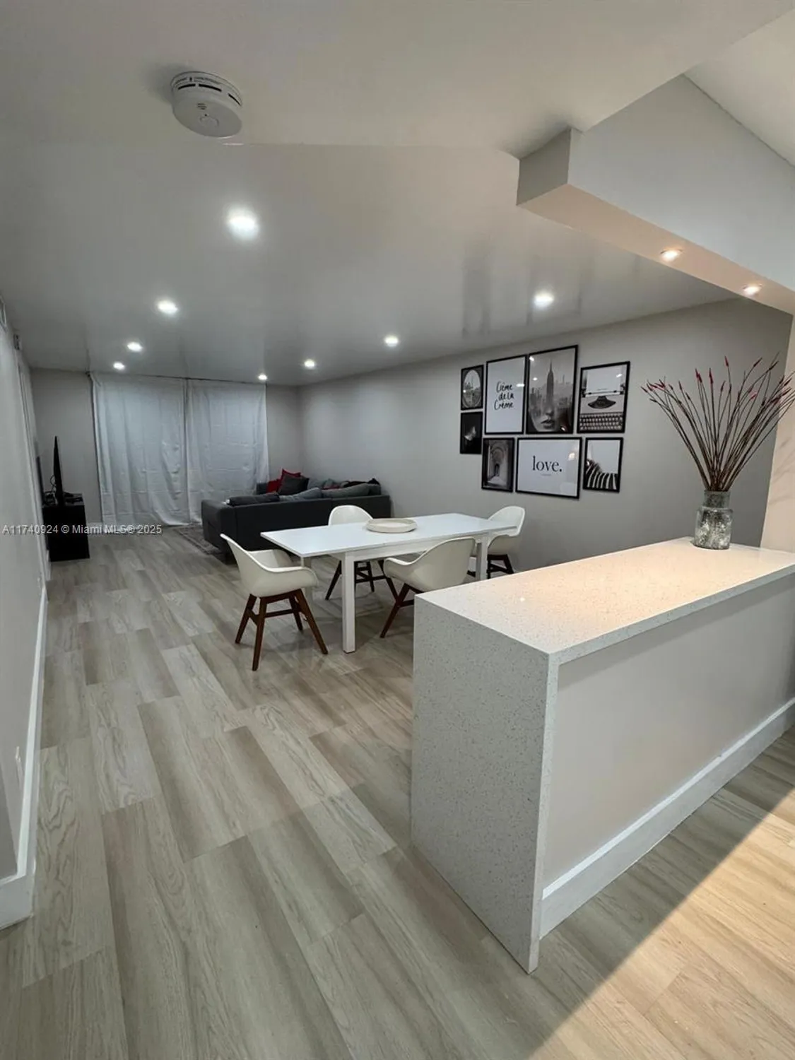 Property Slideshow image 6 of 24 | 9200 n hollybrook lake dr 208, Pembroke Pines, FL, 33025