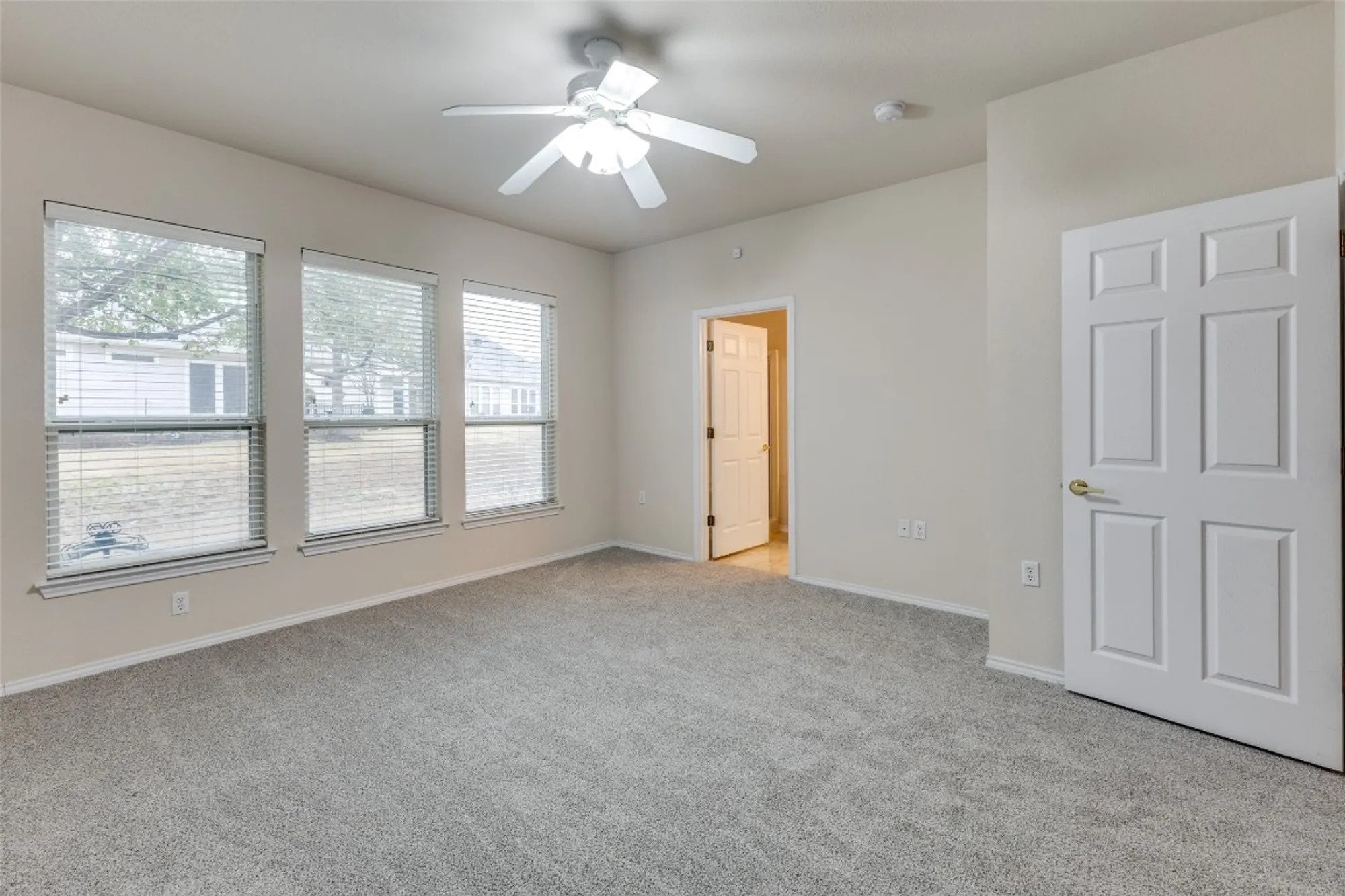 Property Slideshow image 8 of 18 | 206 bonham loop, Georgetown, TX, 78633