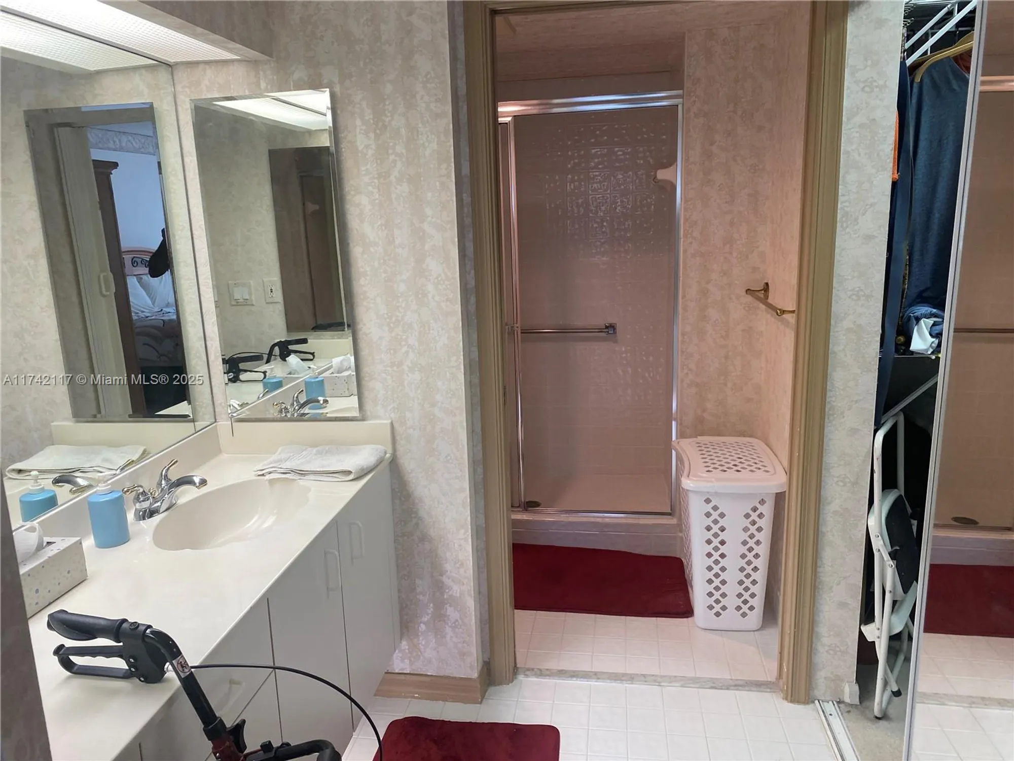 Property Slideshow image 18 of 42 | 9551 weldon cir apt e314, Fort Lauderdale, FL, 33321