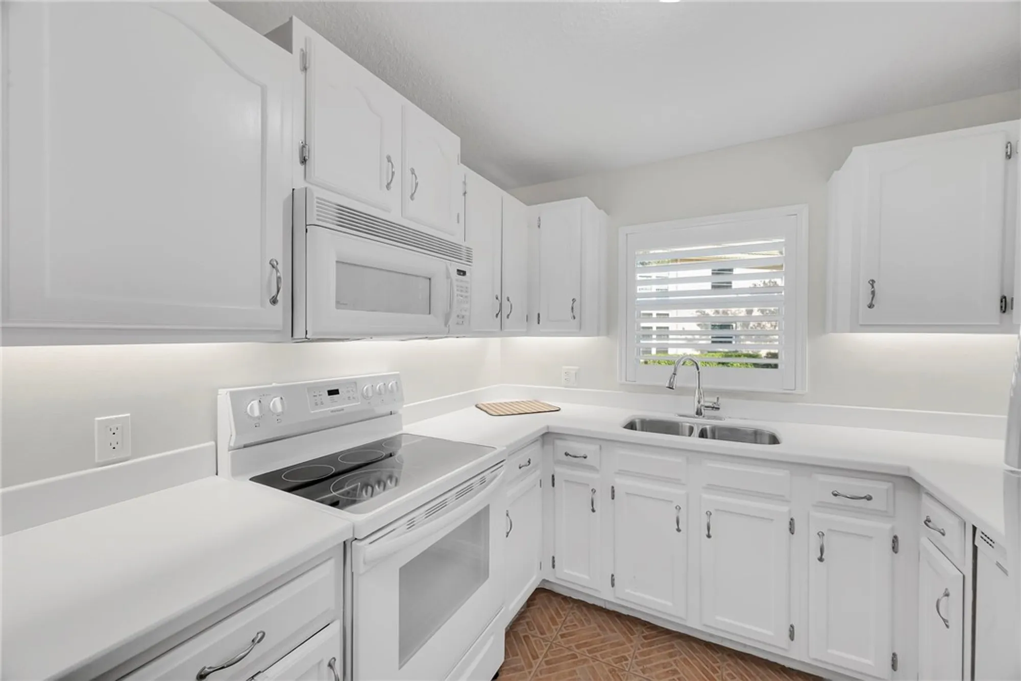 Property Slideshow image 21 of 31 | 4 vista gardens trl apt 107, Vero Beach, FL, 32962