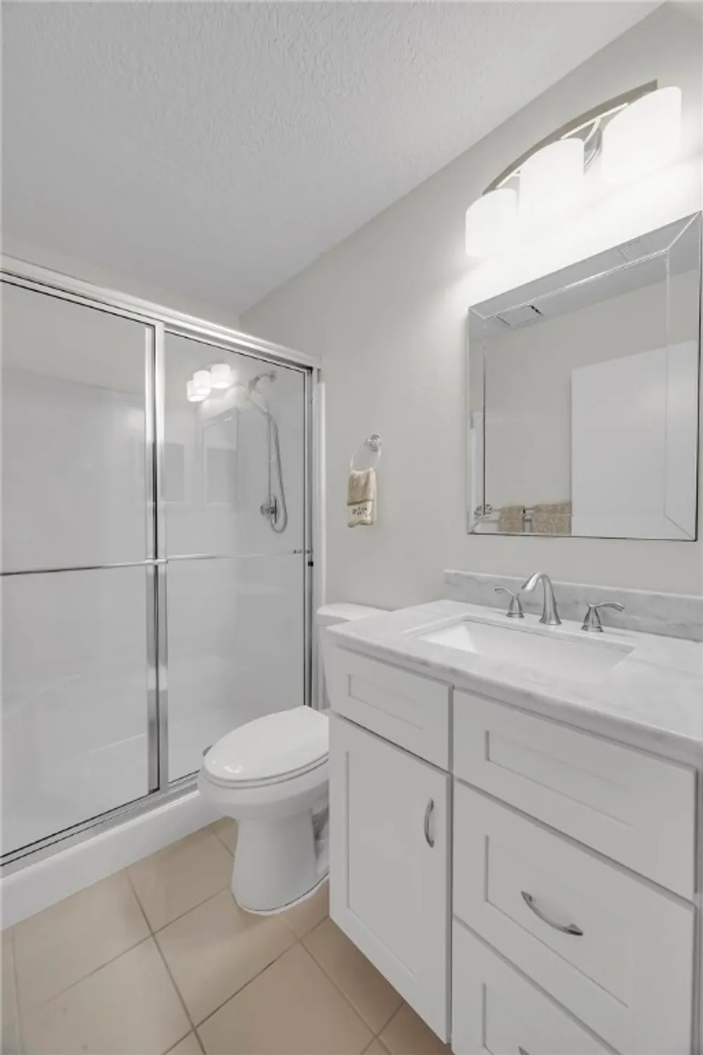 Property Slideshow image 9 of 31 | 4 vista gardens trl apt 107, Vero Beach, FL, 32962