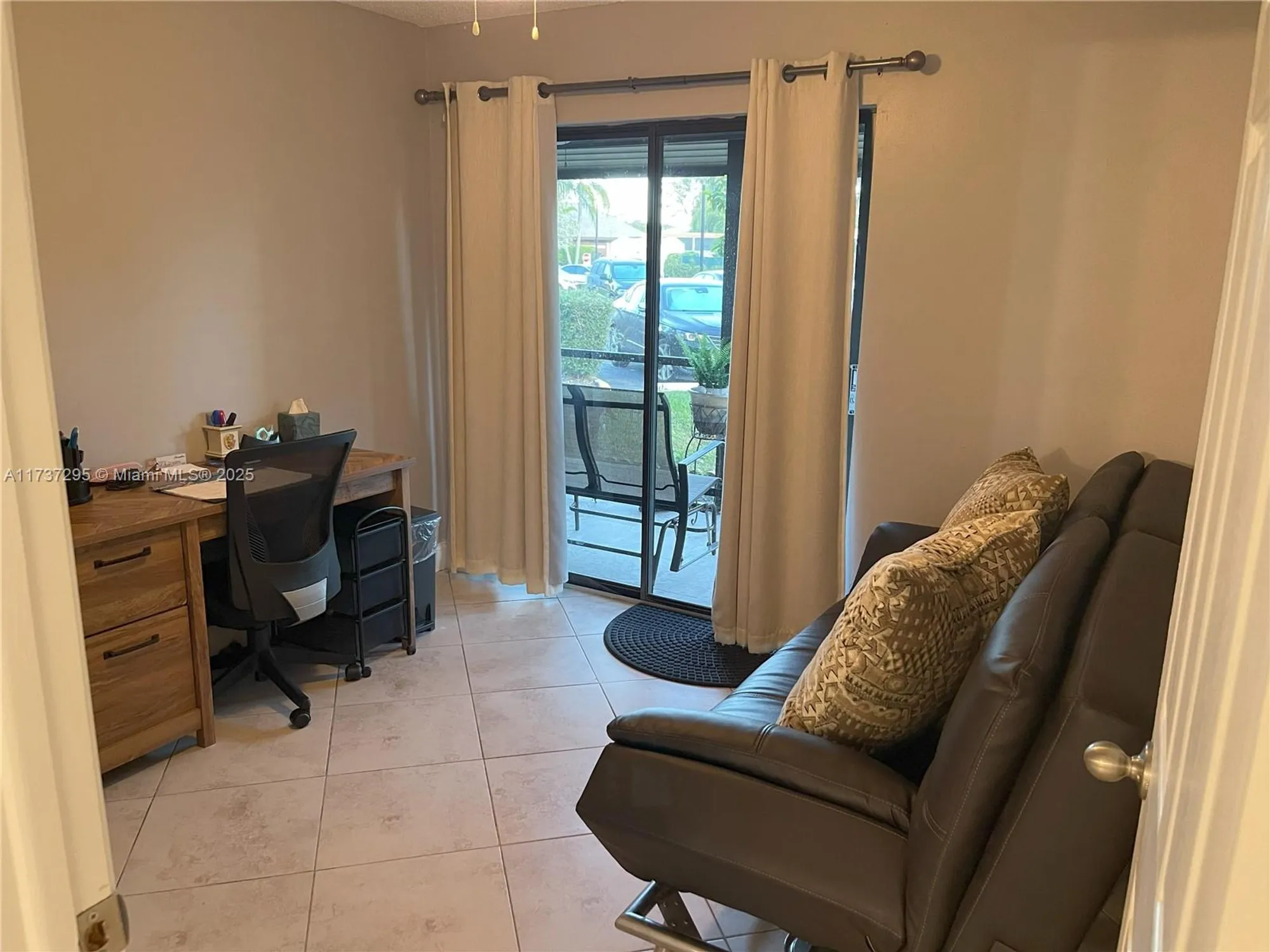 Property Slideshow image 18 of 40 | 9668 s belfort cir # 101, Tamarac, FL, 33321