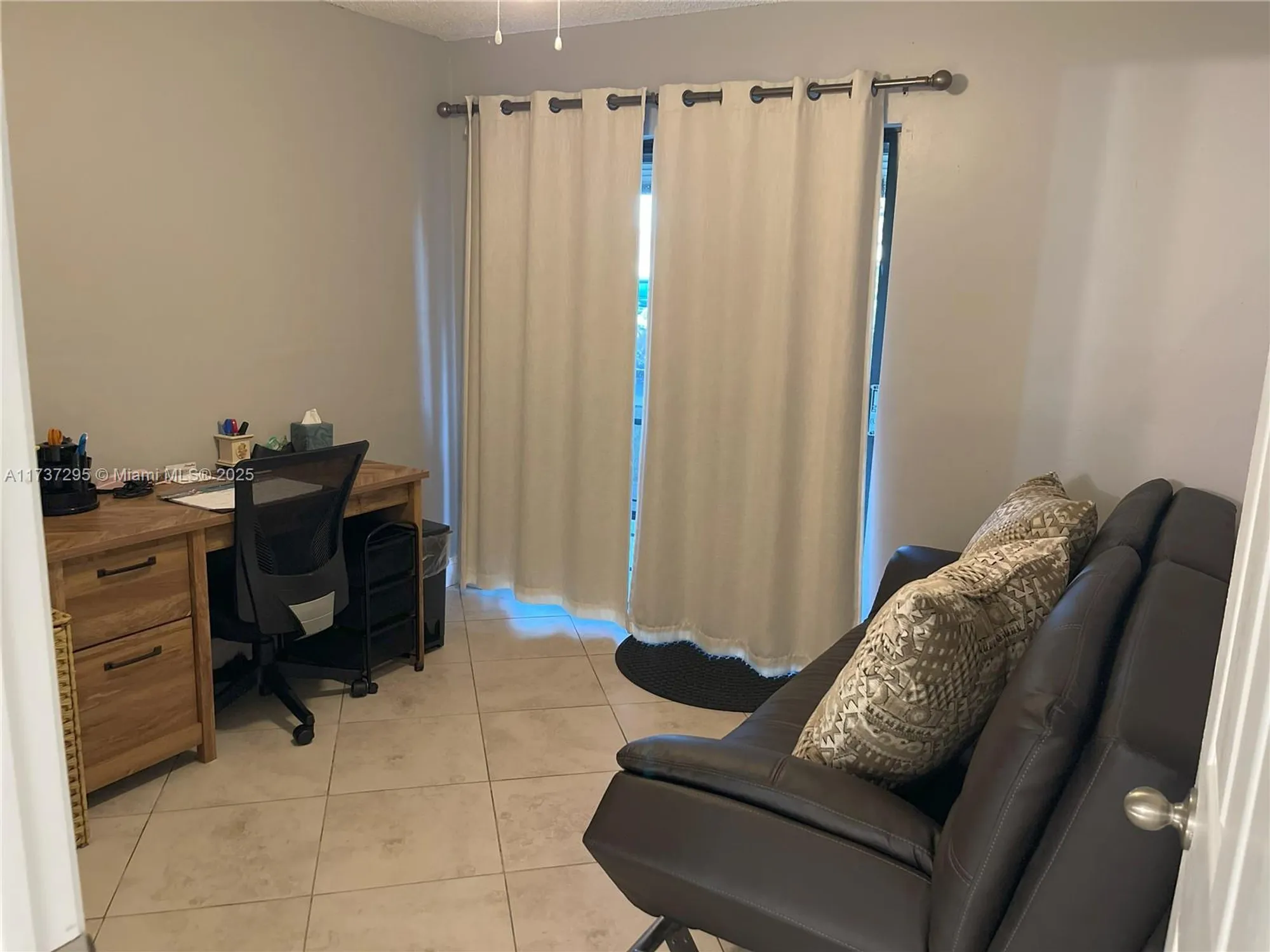 Property Slideshow image 19 of 40 | 9668 s belfort cir # 101, Tamarac, FL, 33321