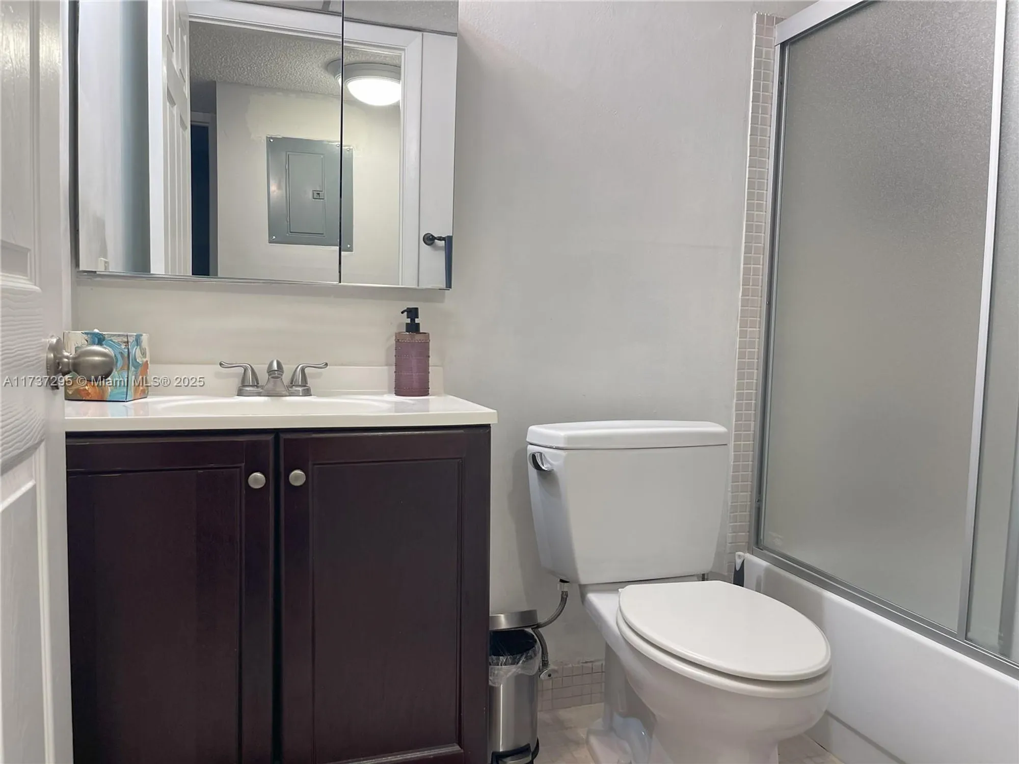 Property Slideshow image 25 of 40 | 9668 s belfort cir # 101, Tamarac, FL, 33321