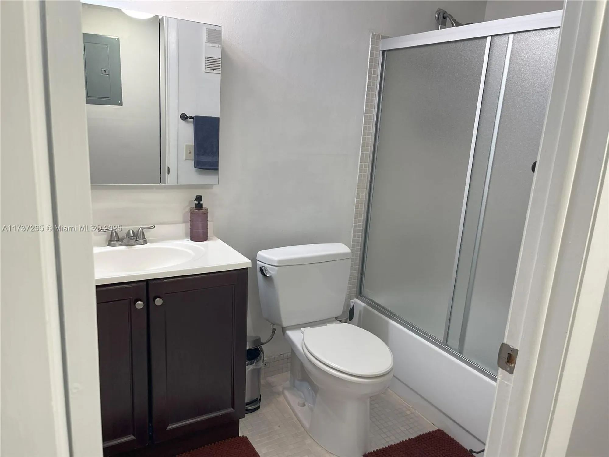 Property Slideshow image 26 of 40 | 9668 s belfort cir # 101, Tamarac, FL, 33321