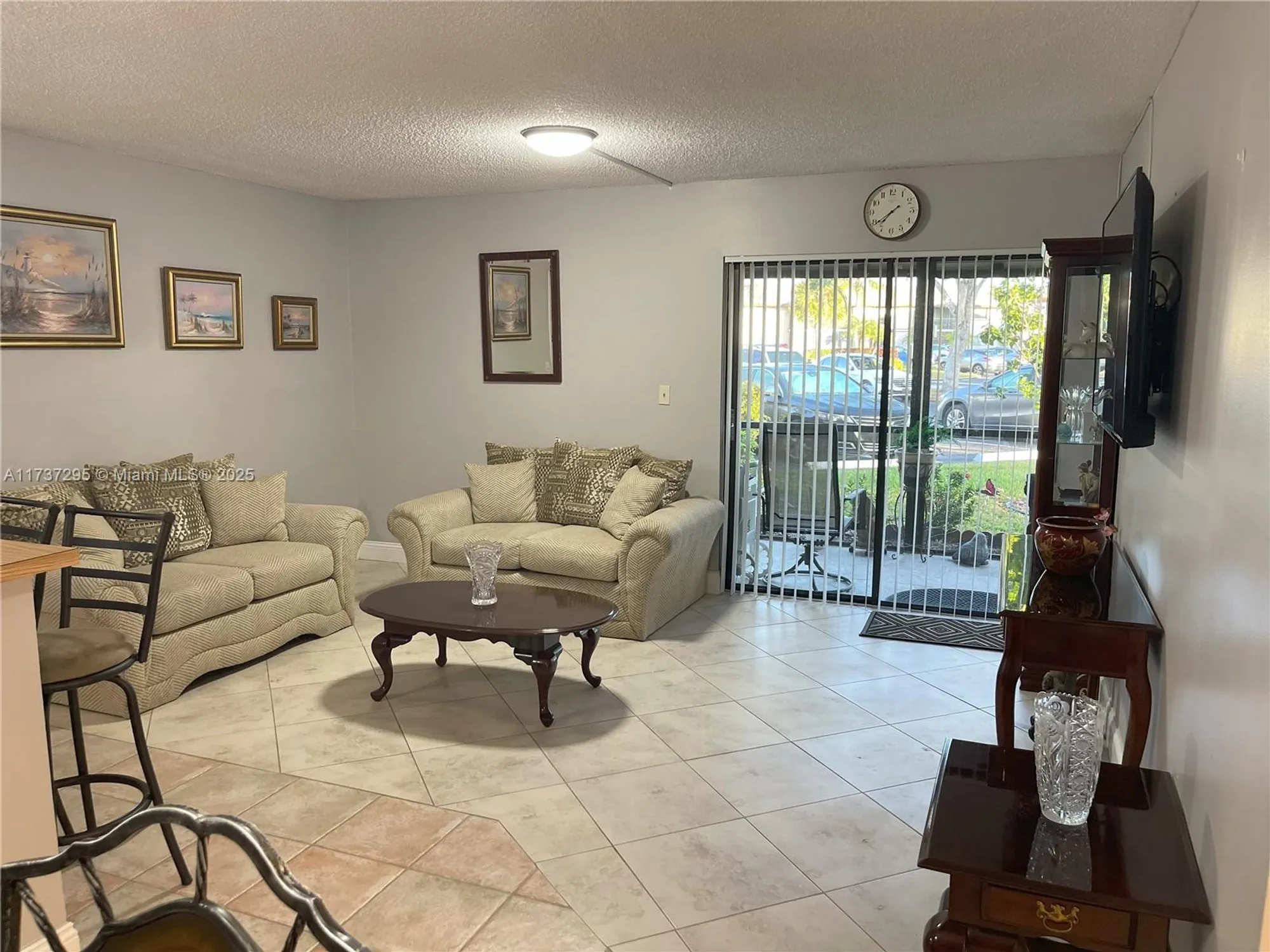 Property Slideshow image 9 of 40 | 9668 s belfort cir # 101, Tamarac, FL, 33321