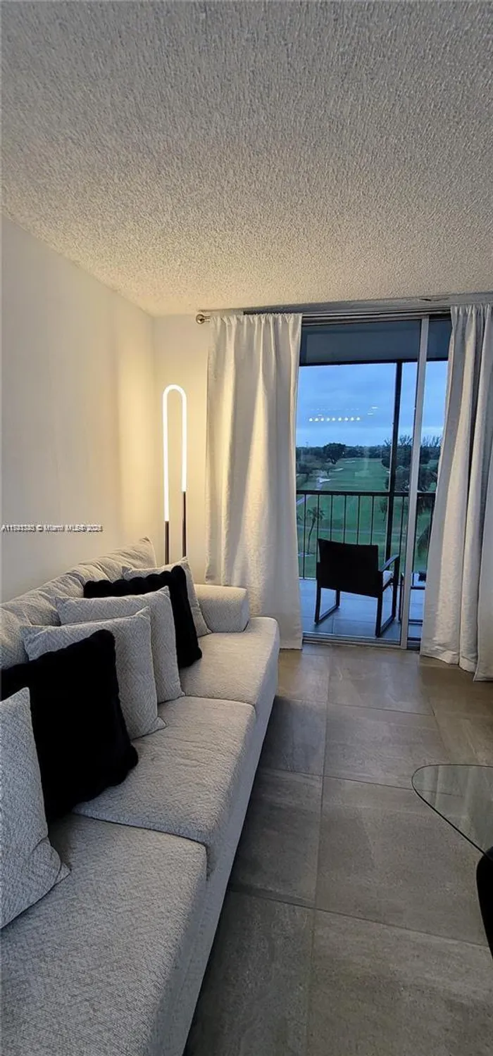 Property Slideshow image 16 of 24 | 8900 washington blvd ph 2a, Pembroke Pines, FL, 33025