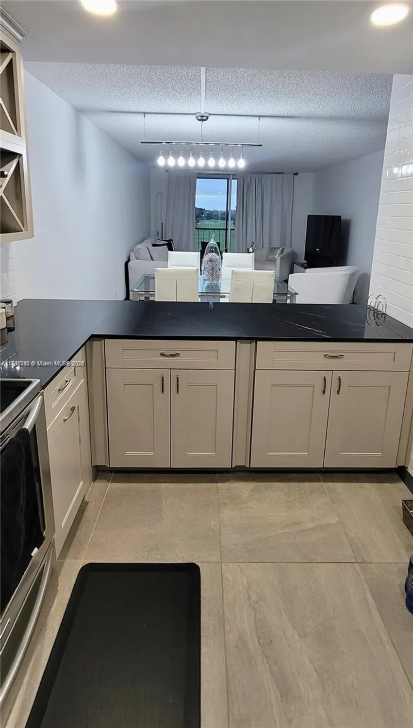 Property Slideshow image 12 of 24 | 8900 washington blvd ph 2a, Pembroke Pines, FL, 33025