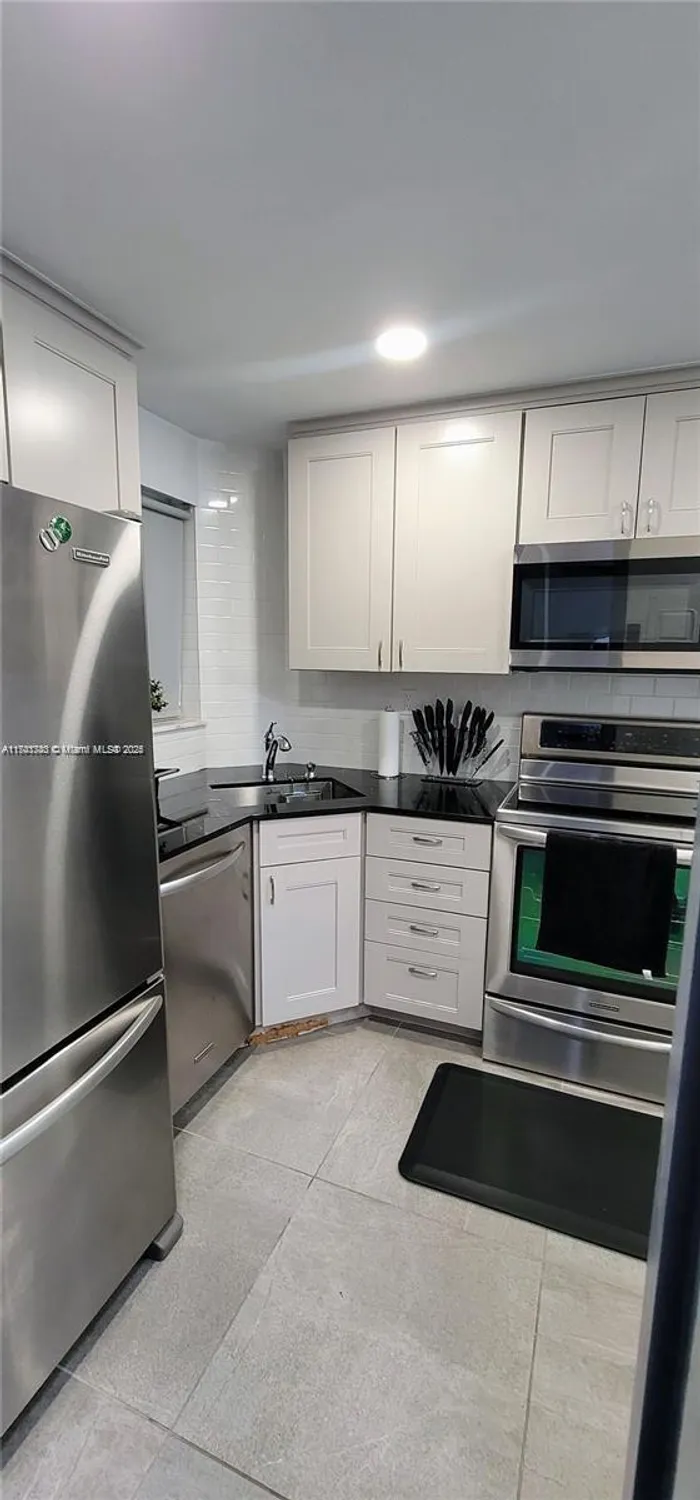 Property Slideshow image 13 of 24 | 8900 washington blvd ph 2a, Pembroke Pines, FL, 33025