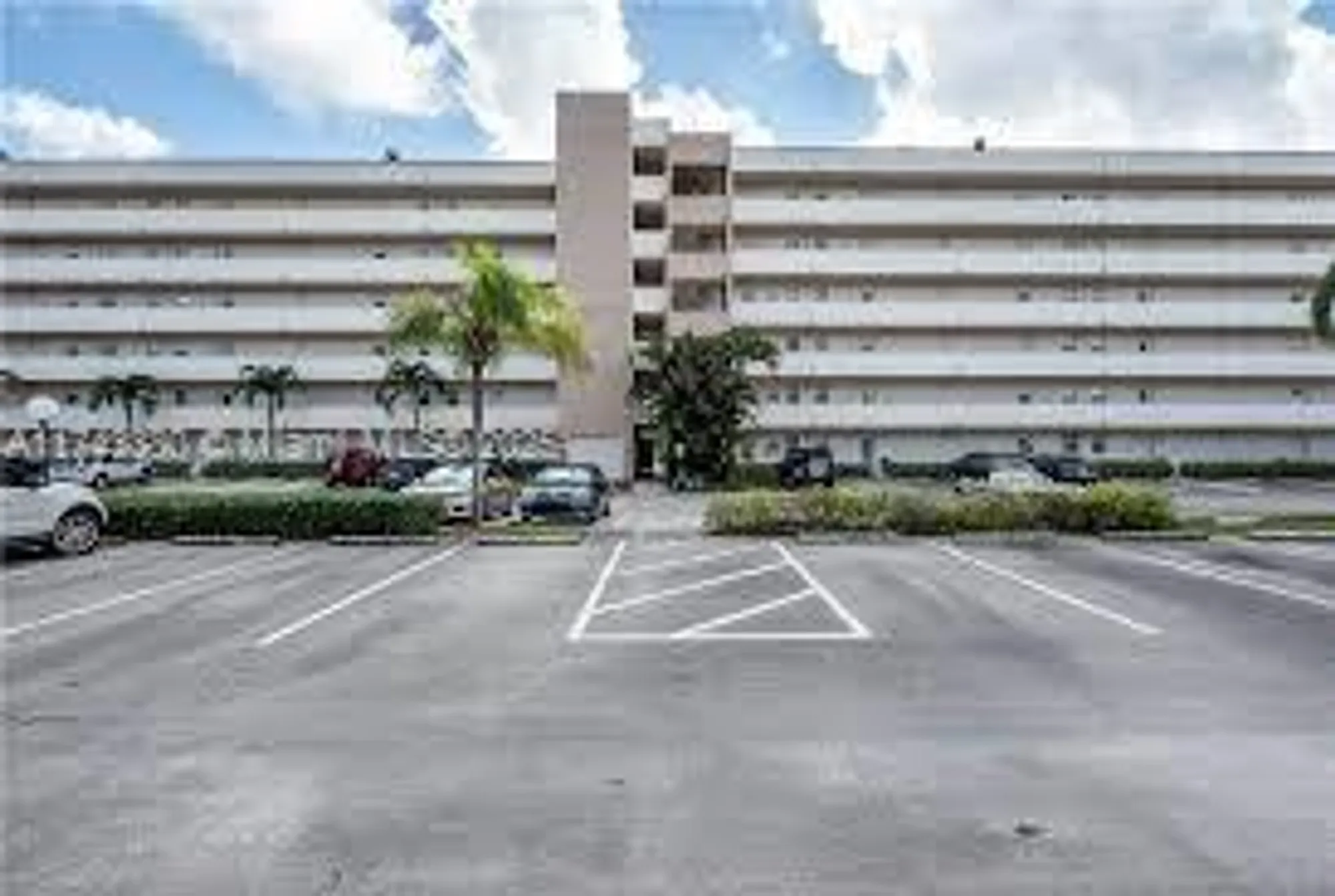 Property Slideshow image 4 of 24 | 8900 washington blvd ph 2a, Pembroke Pines, FL, 33025