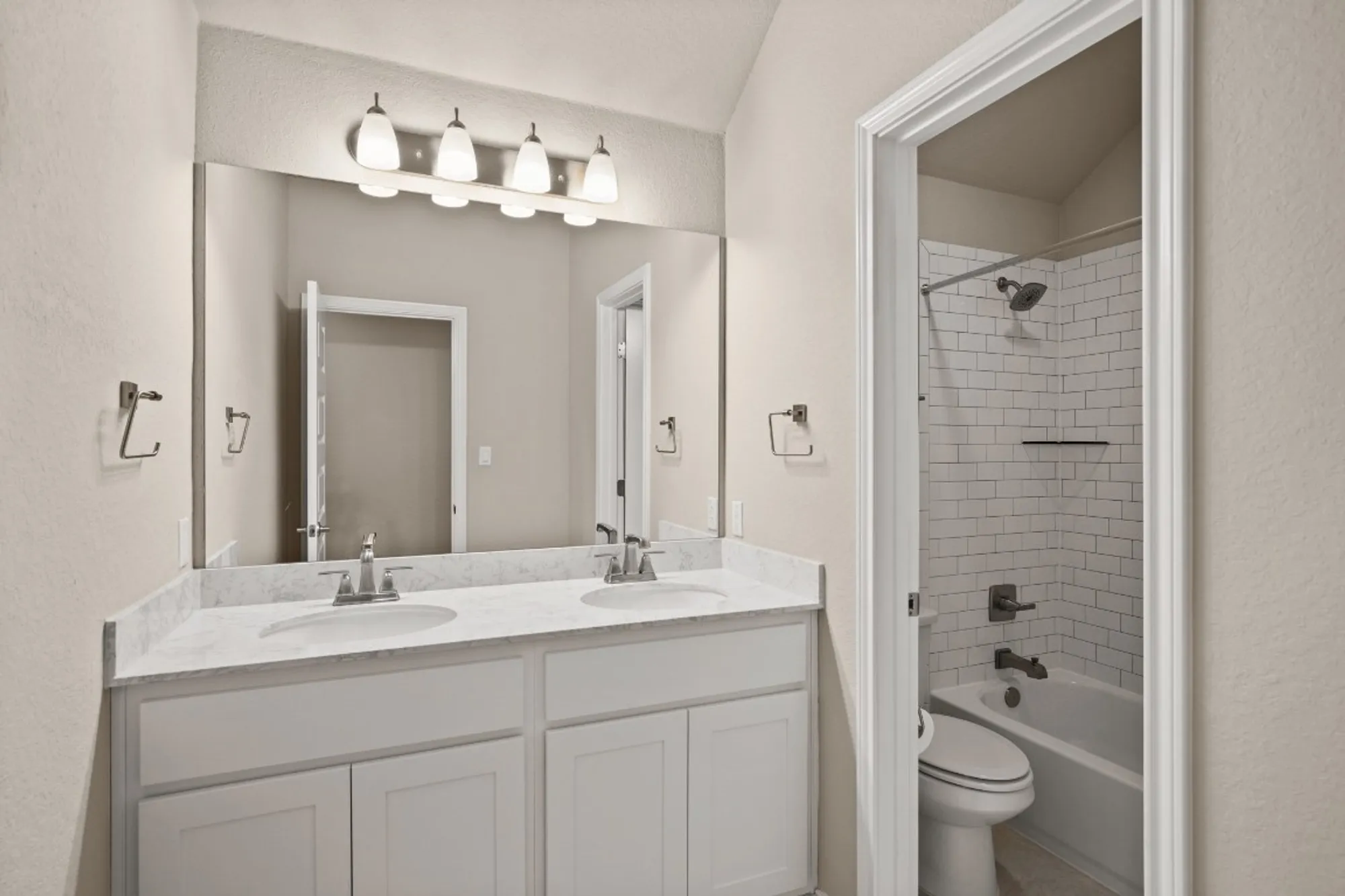 Property Slideshow image 27 of 34 | 1164 waddie way, New Braunfels, TX, 78132