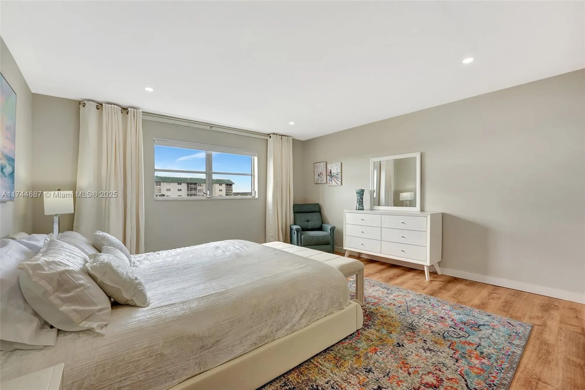 Property Slideshow image 19 of 34 | 4750 nw 22nd ct 404, Lauderhill, FL, 33313