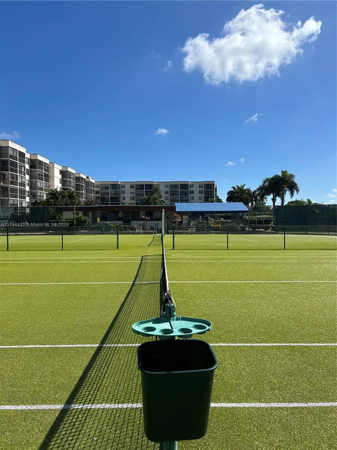 Property Slideshow image 30 of 34 | , Pembroke Pines, FL, 33025