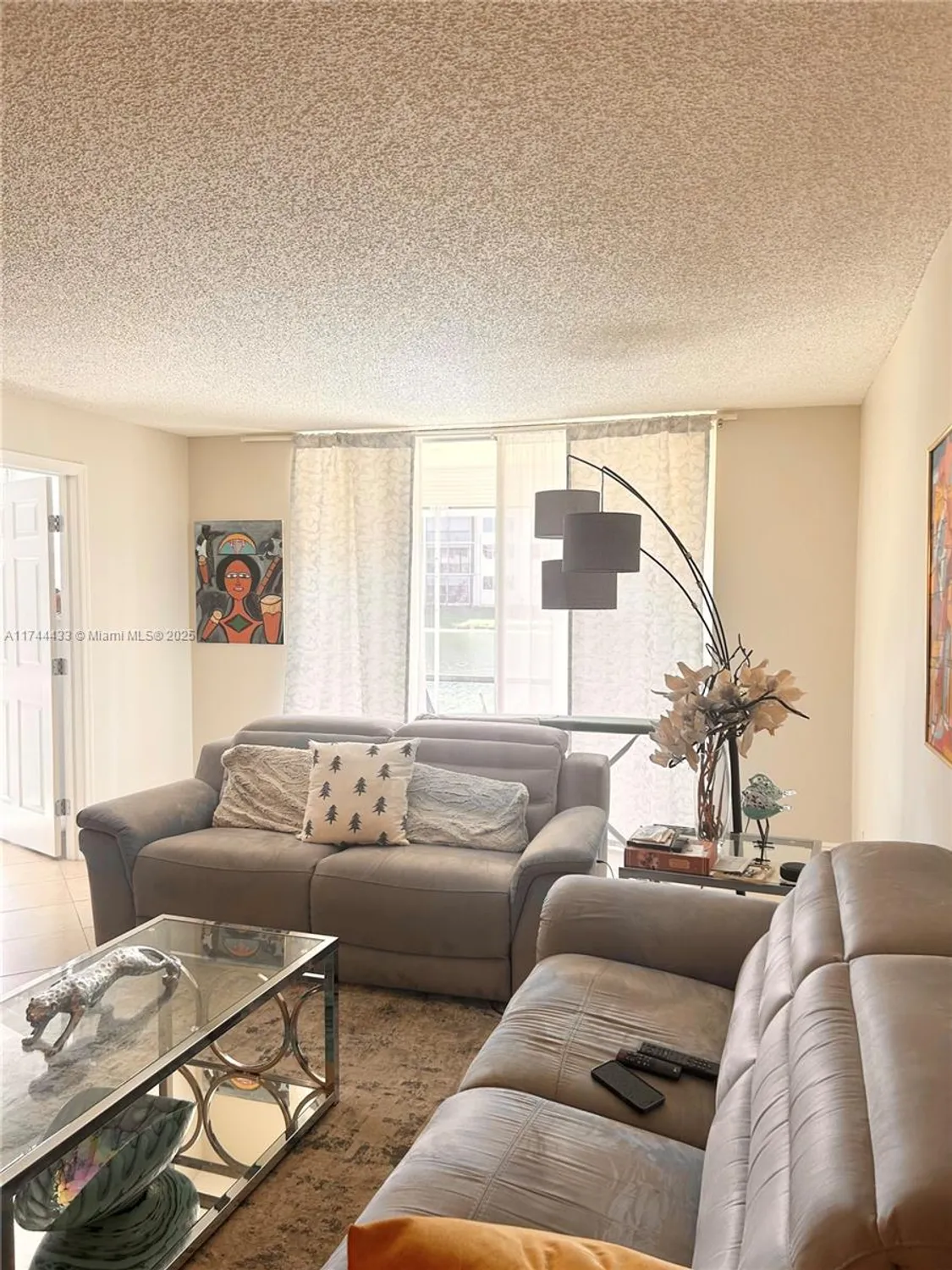 Property Slideshow image 4 of 34 | , Pembroke Pines, FL, 33025
