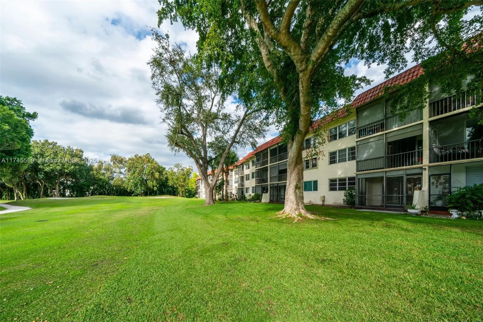 Property Slideshow image 19 of 22 | 8901 s hollybrook blvd 109, Pembroke Pines, FL, 33025