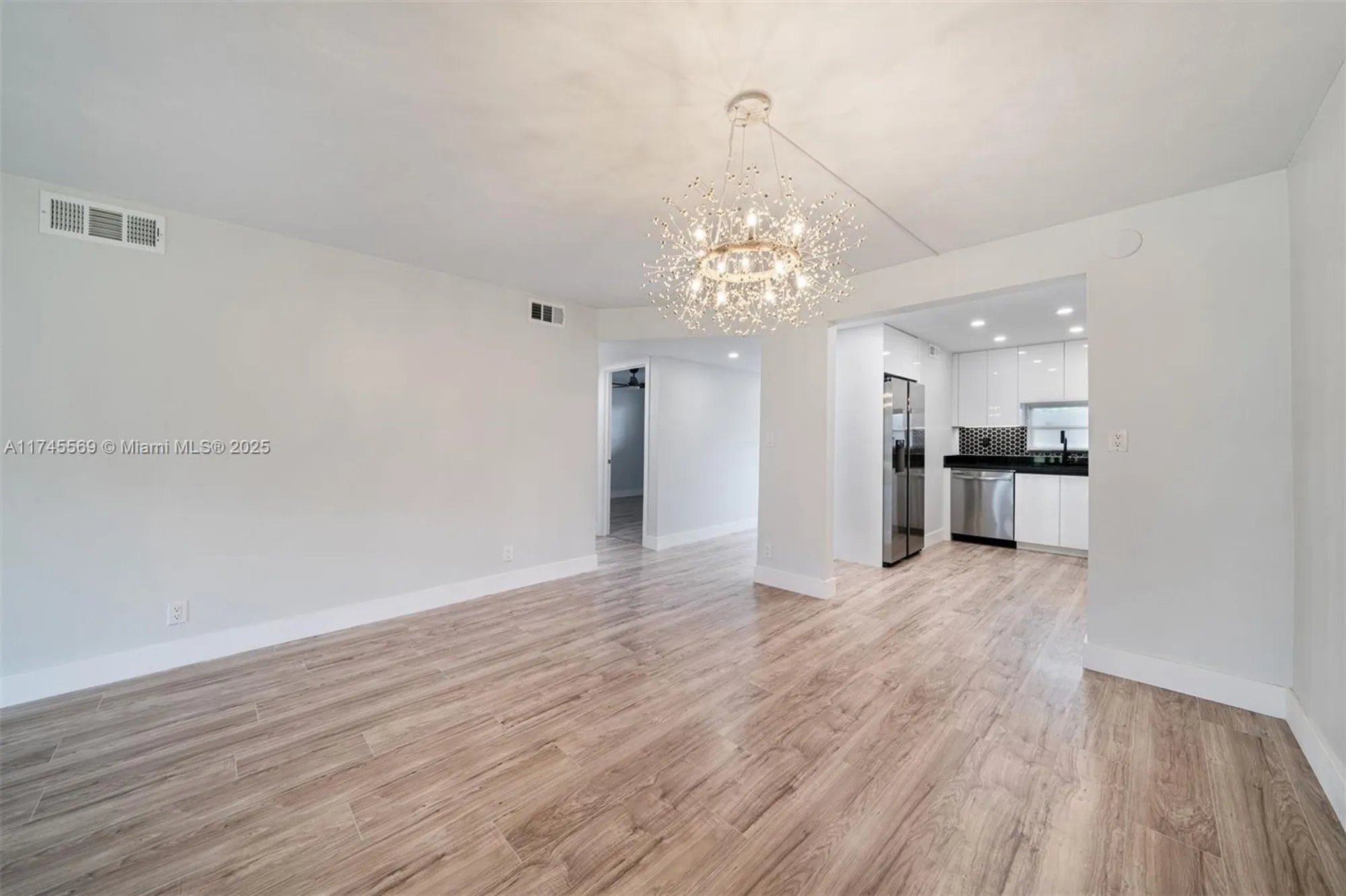 Property Slideshow image 3 of 22 | 8901 s hollybrook blvd 109, Pembroke Pines, FL, 33025