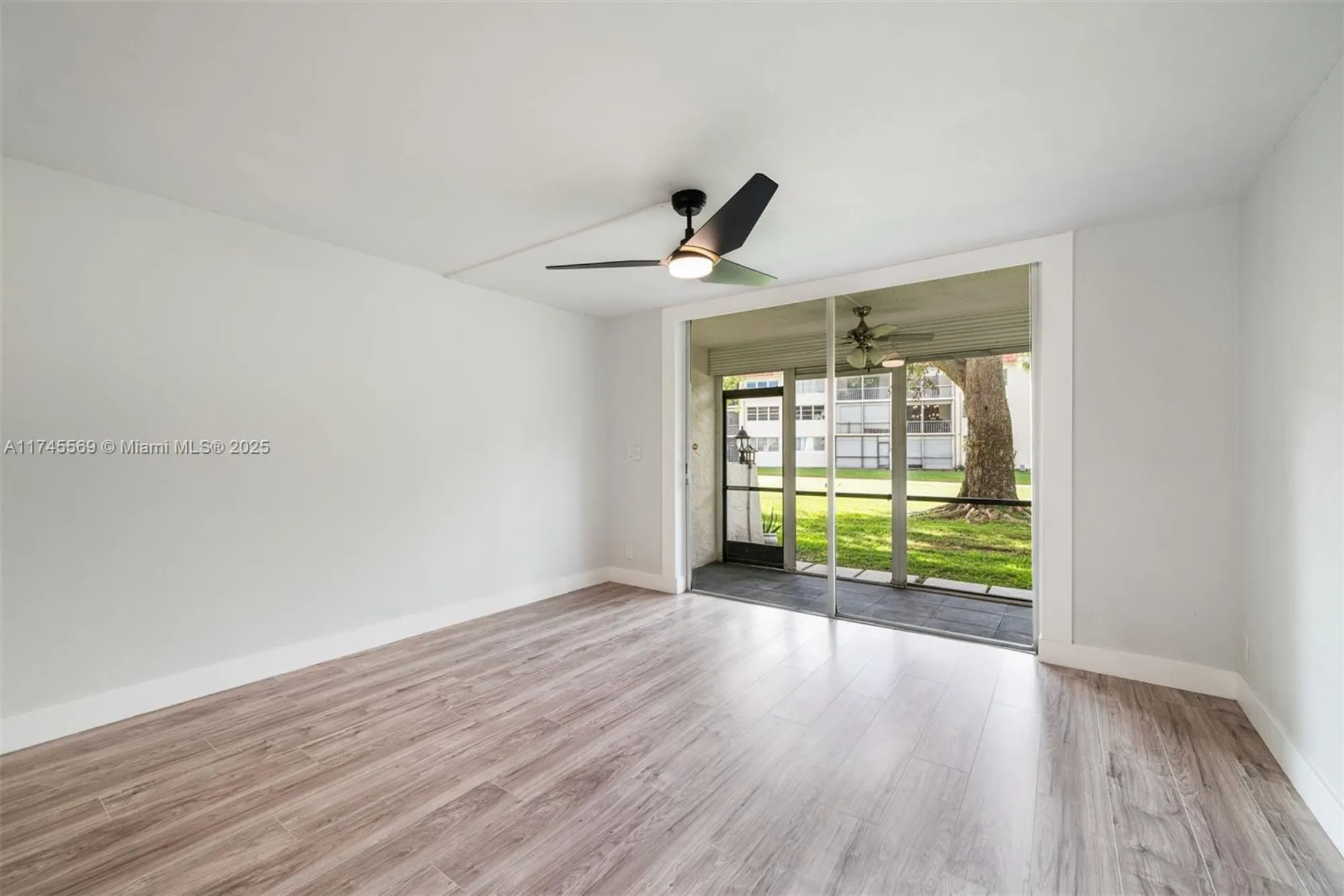 Property Slideshow image 5 of 22 | 8901 s hollybrook blvd 109, Pembroke Pines, FL, 33025