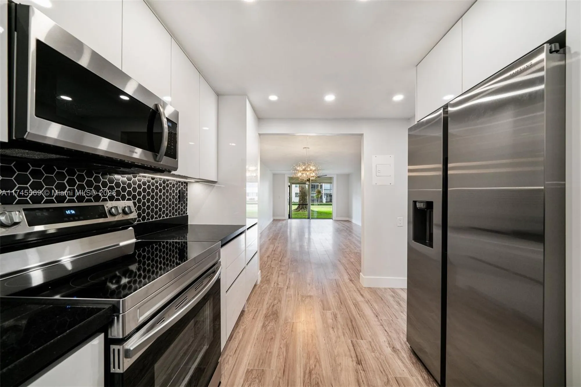 Property Slideshow image 8 of 22 | 8901 s hollybrook blvd 109, Pembroke Pines, FL, 33025