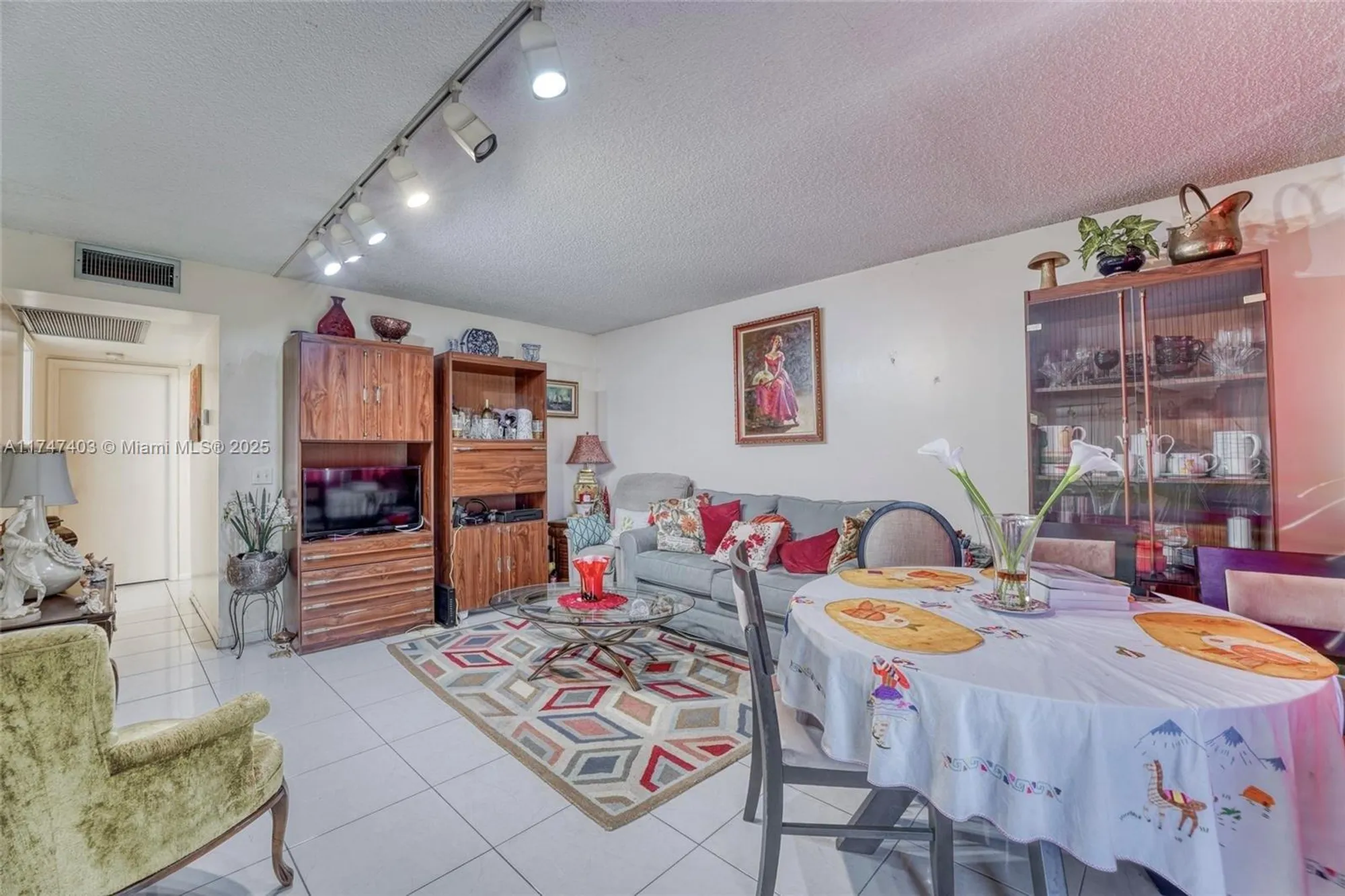 Property Slideshow image 7 of 13 | 13500 sw 1st st 202u, Pembroke Pines, FL, 33027