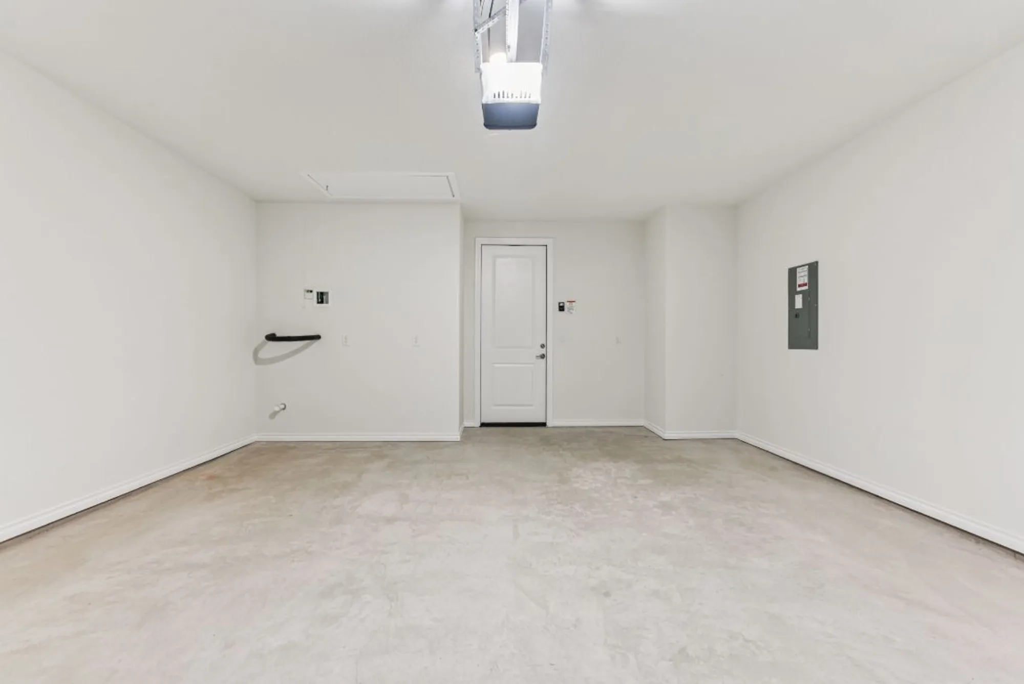 Property Slideshow image 16 of 30 | 136 stewart dr unit 101, San Marcos, TX, 78666