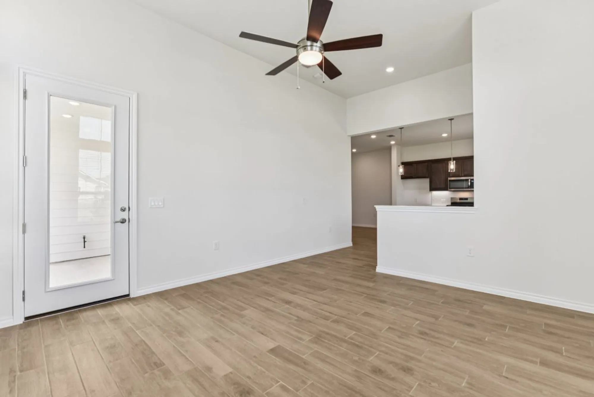 Property Slideshow image 4 of 30 | 136 stewart dr unit 101, San Marcos, TX, 78666