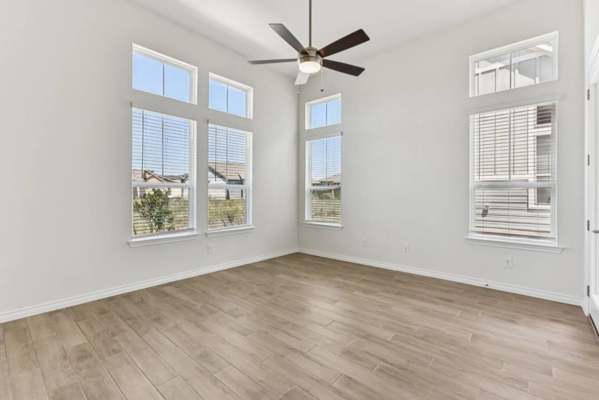Property Slideshow image 6 of 30 | 136 stewart dr unit 101, San Marcos, TX, 78666