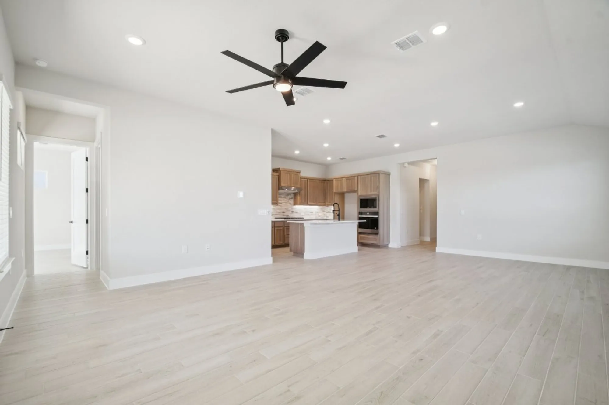 Property Slideshow image 6 of 30 | 1505 dancing oak ln, San Marcos, TX, 78666