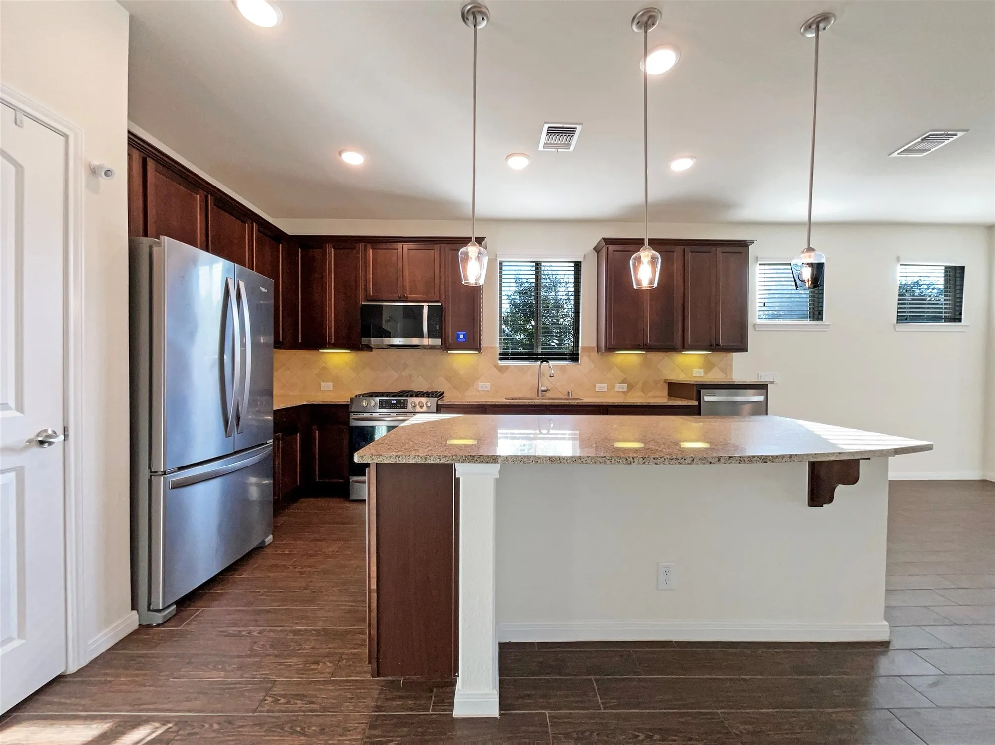 Property Slideshow image 6 of 22 | 3403 satin leaf ln, Richmond, TX, 77469