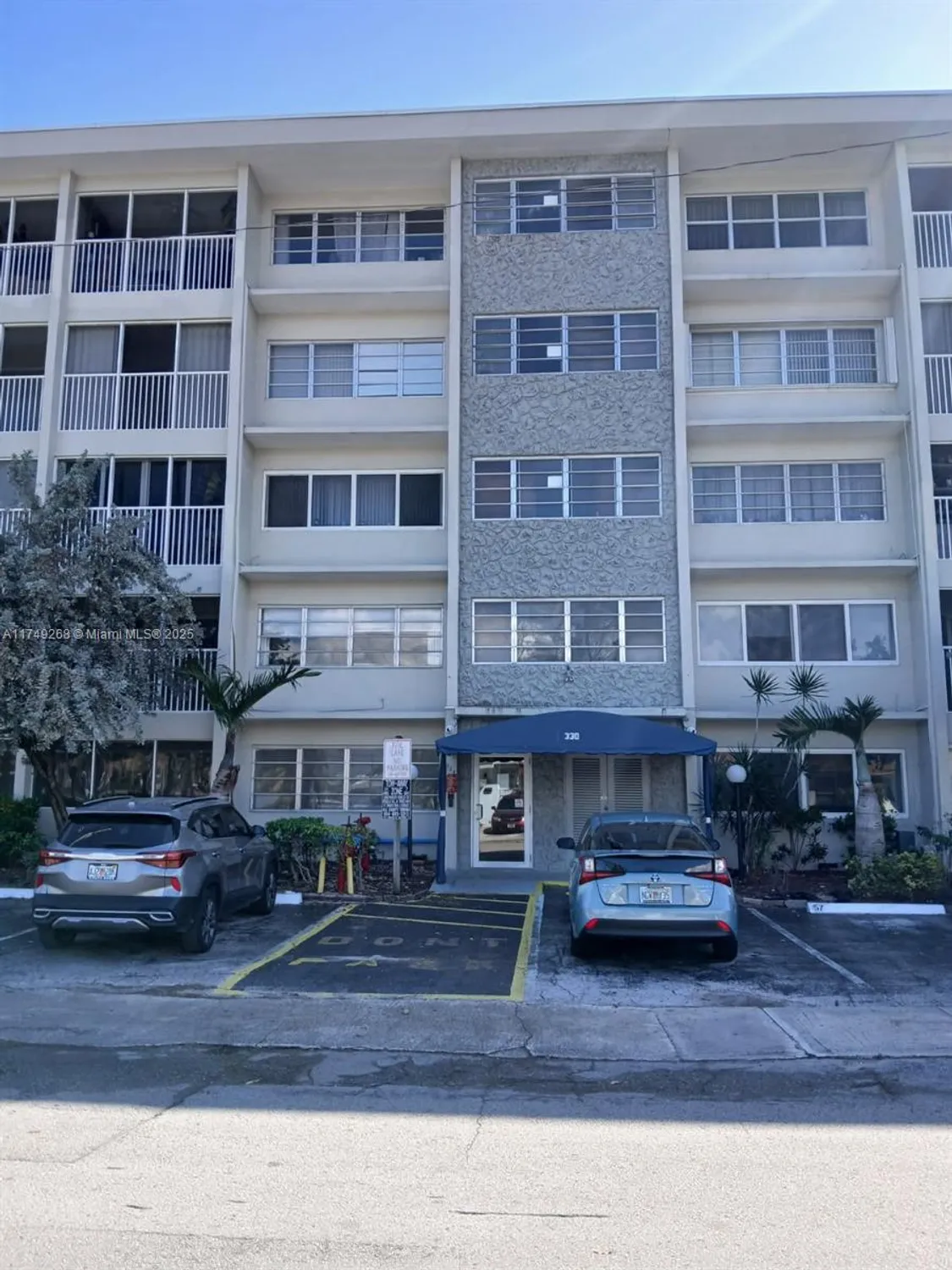 Property Slideshow image 1 of 6 | 330 se 2nd st 202f, Hallandale Beach, FL, 33009