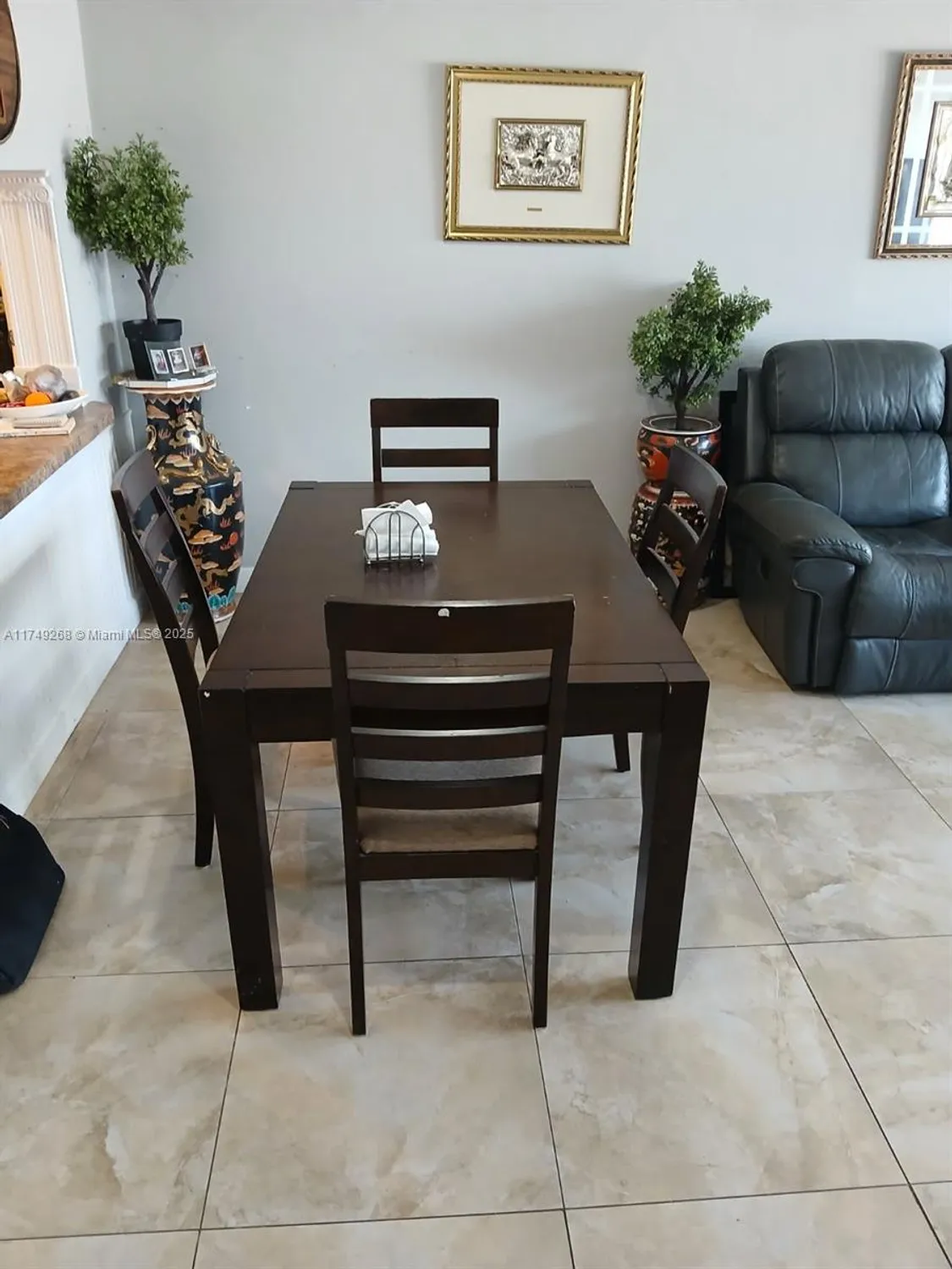 Property Slideshow image 4 of 6 | 330 se 2nd st 202f, Hallandale Beach, FL, 33009