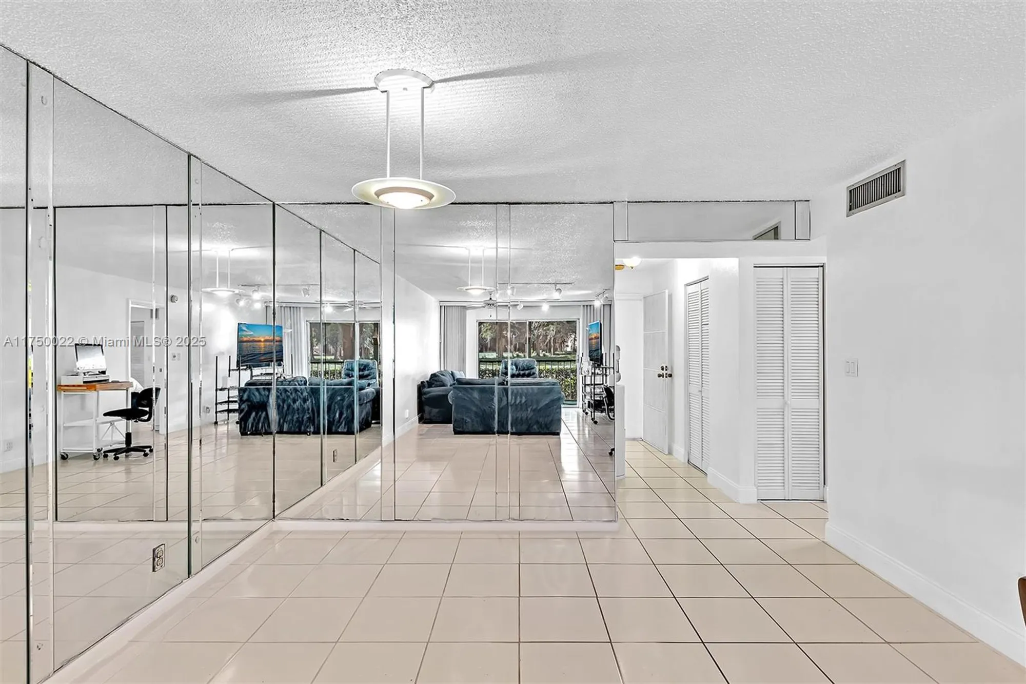 Property Slideshow image 14 of 41 | 5860 nw 44th st 111, Lauderhill, FL, 33319