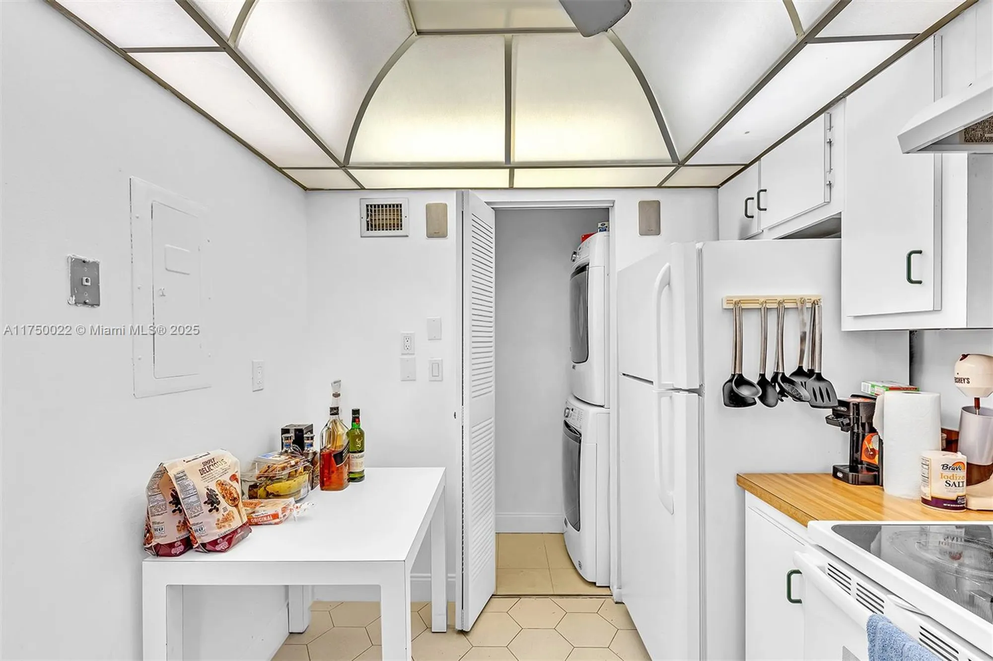 Property Slideshow image 18 of 41 | 5860 nw 44th st 111, Lauderhill, FL, 33319