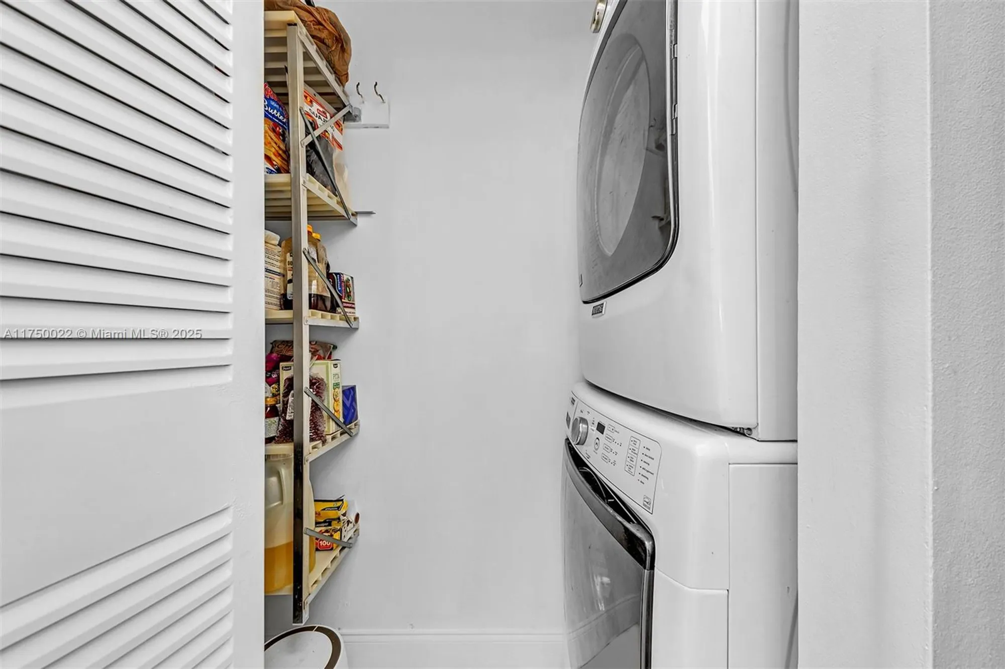 Property Slideshow image 19 of 41 | 5860 nw 44th st 111, Lauderhill, FL, 33319