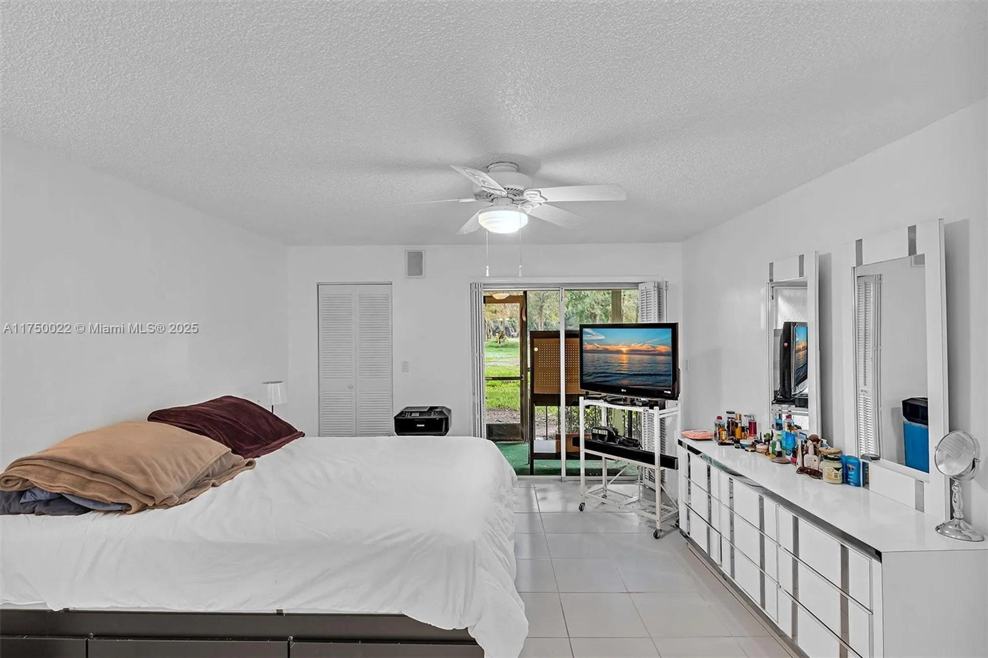 Property Slideshow image 20 of 41 | 5860 nw 44th st 111, Lauderhill, FL, 33319