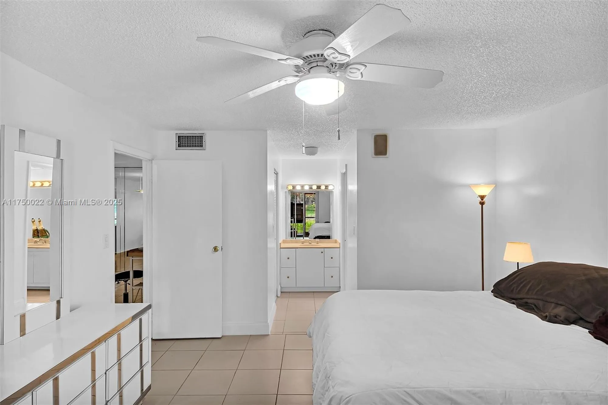 Property Slideshow image 22 of 41 | 5860 nw 44th st 111, Lauderhill, FL, 33319