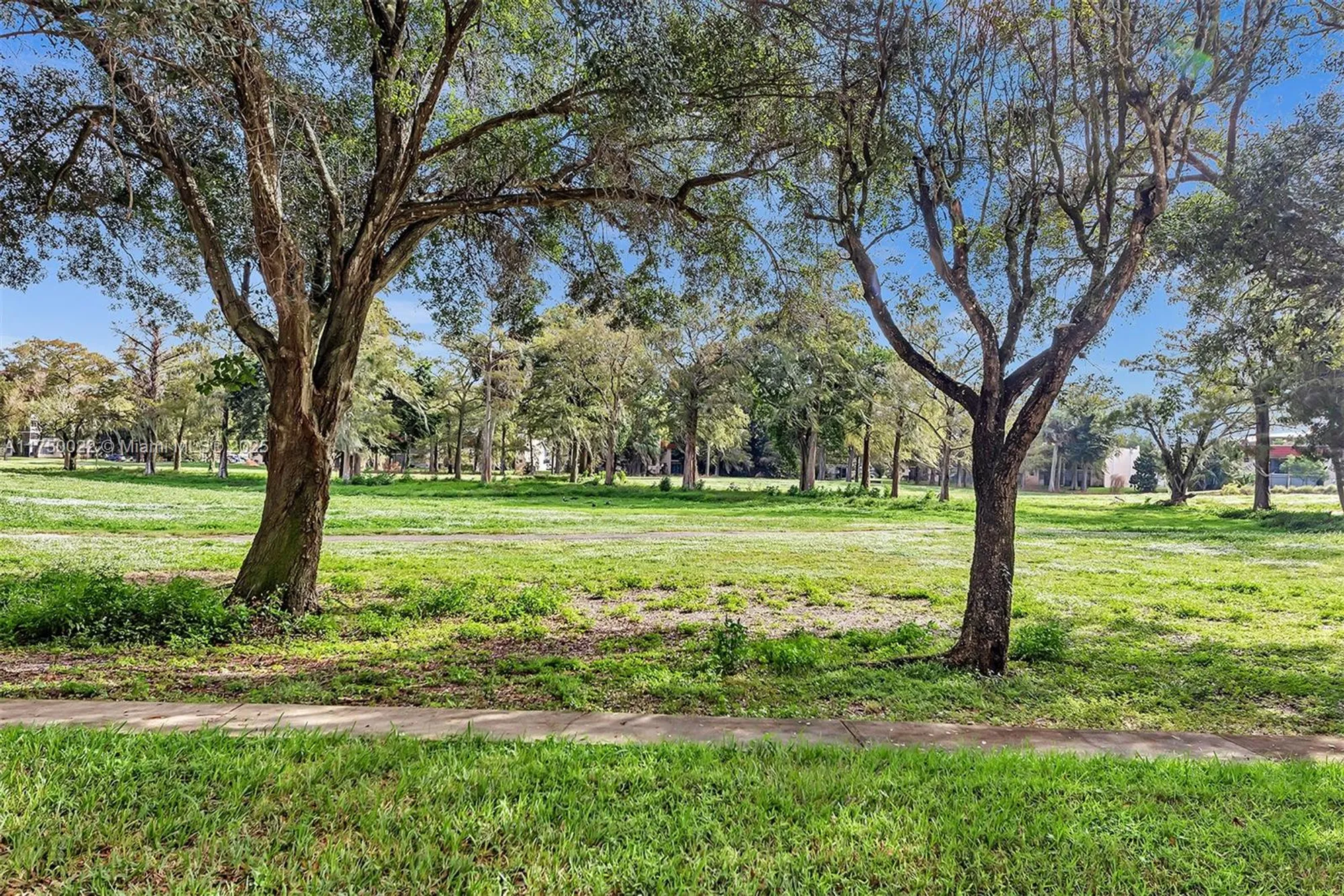 Property Slideshow image 4 of 41 | 5860 nw 44th st 111, Lauderhill, FL, 33319