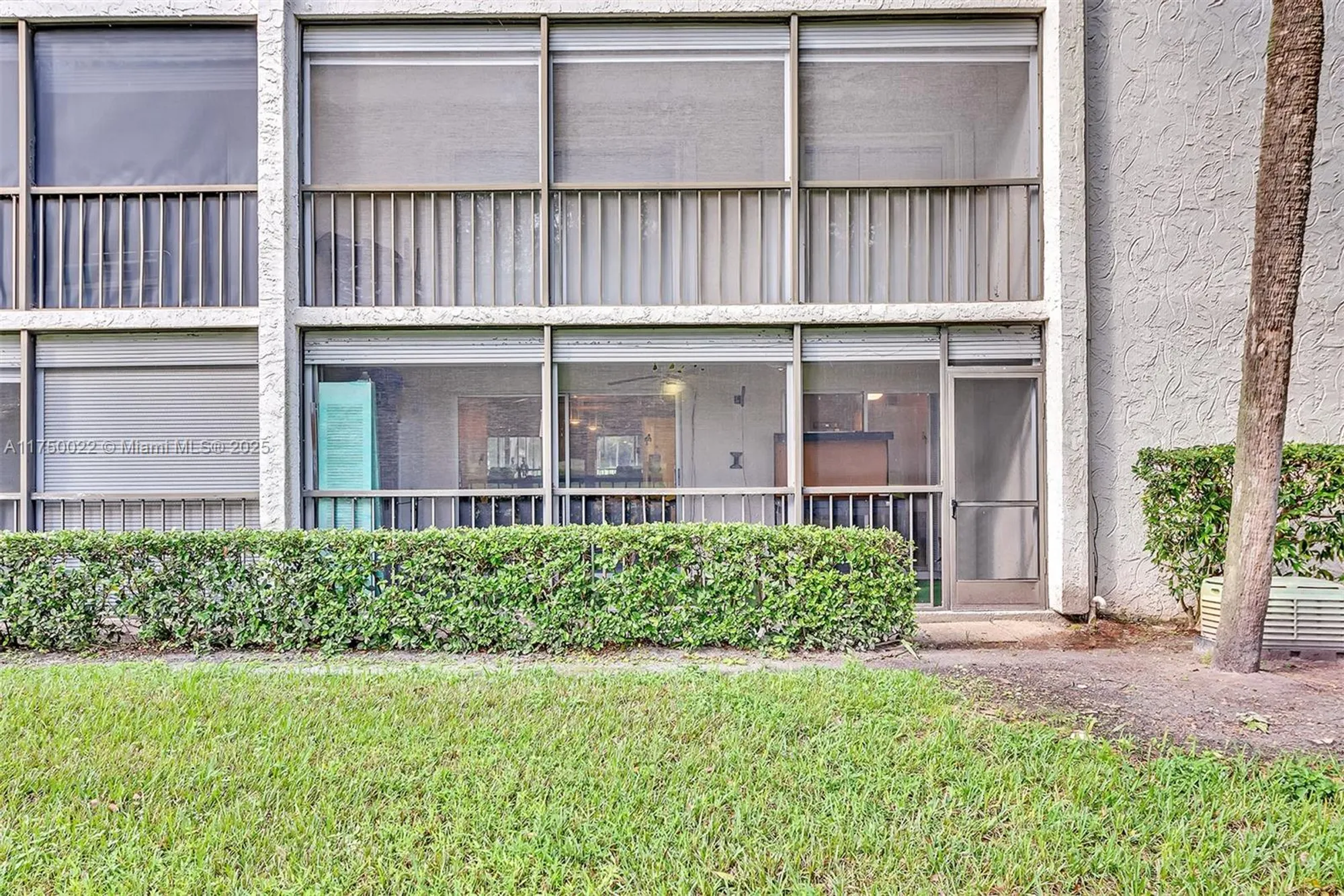 Property Slideshow image 5 of 41 | 5860 nw 44th st 111, Lauderhill, FL, 33319