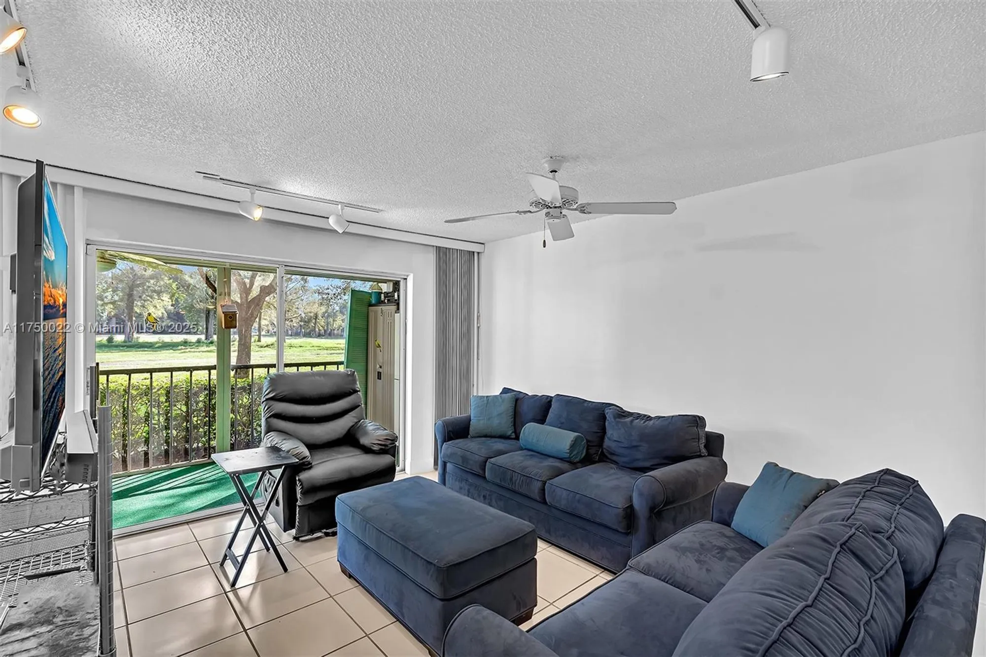Property Slideshow image 6 of 41 | 5860 nw 44th st 111, Lauderhill, FL, 33319