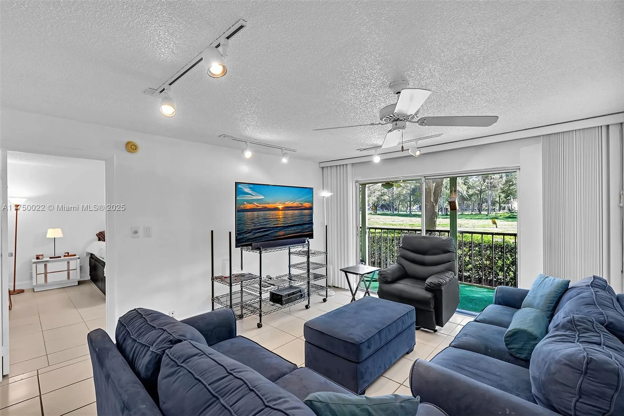 Property Slideshow image 7 of 41 | 5860 nw 44th st 111, Lauderhill, FL, 33319