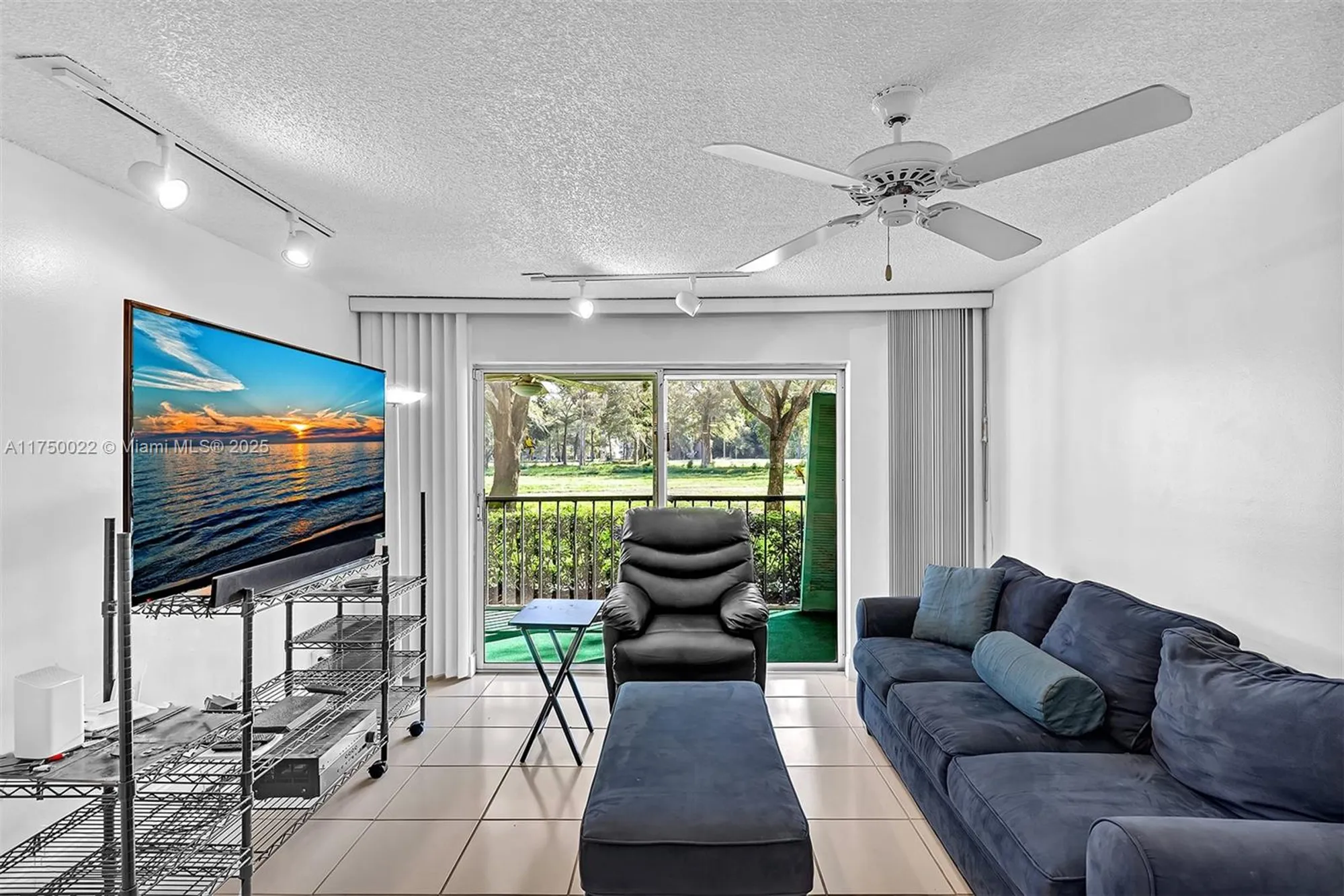 Property Slideshow image 8 of 41 | 5860 nw 44th st 111, Lauderhill, FL, 33319